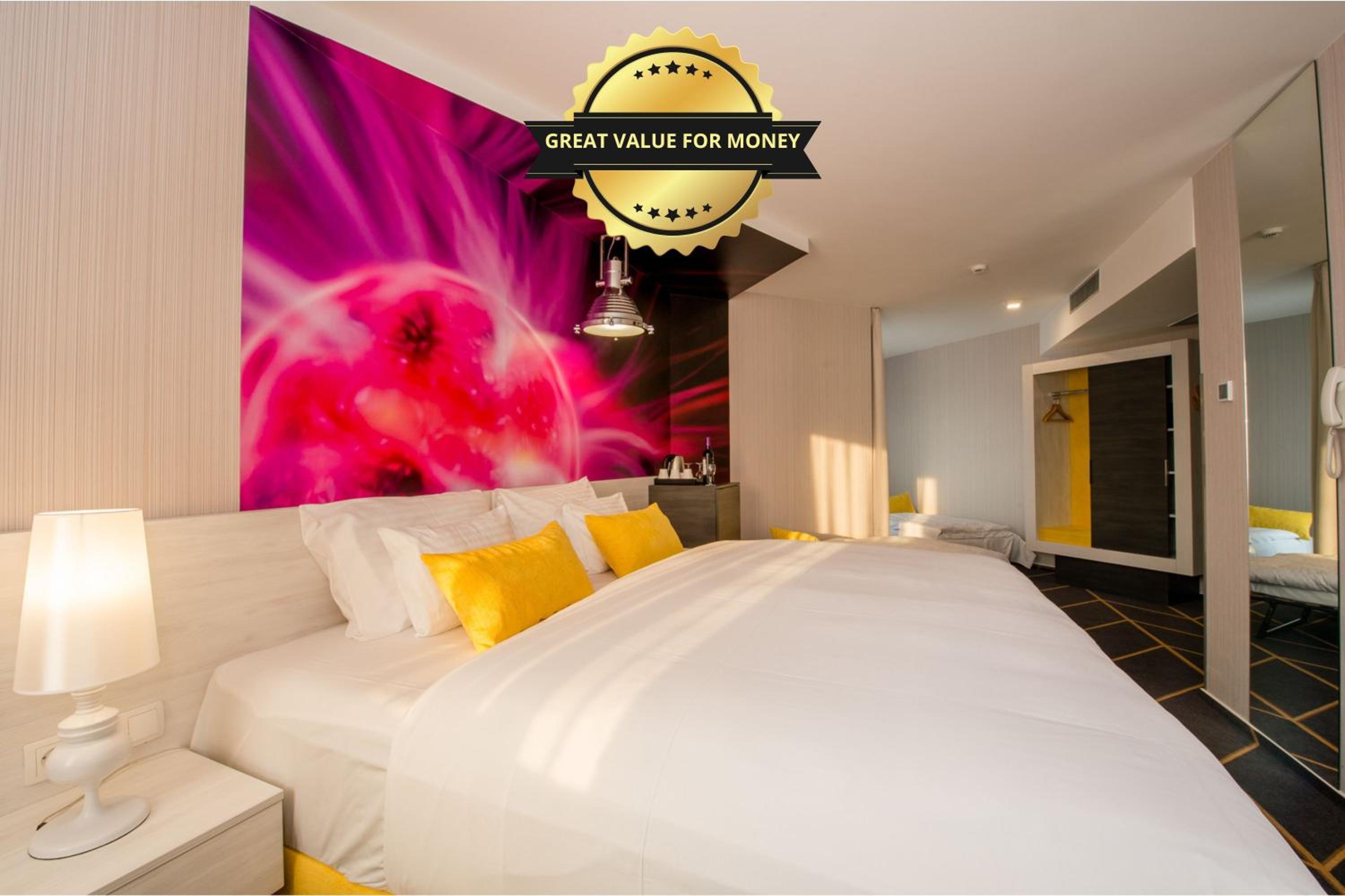 Hotel Science Hotel - Image 1