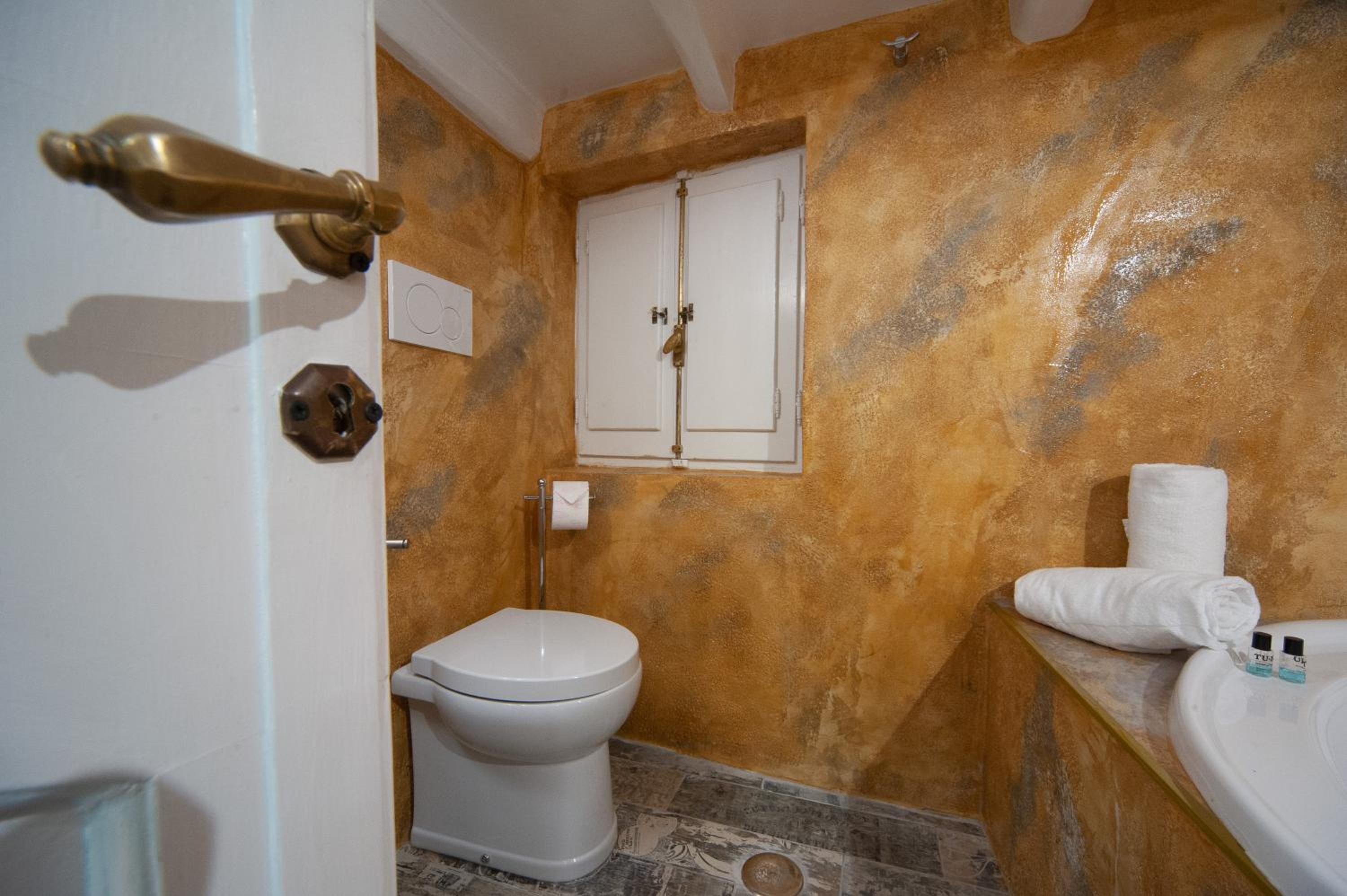 Photo 68