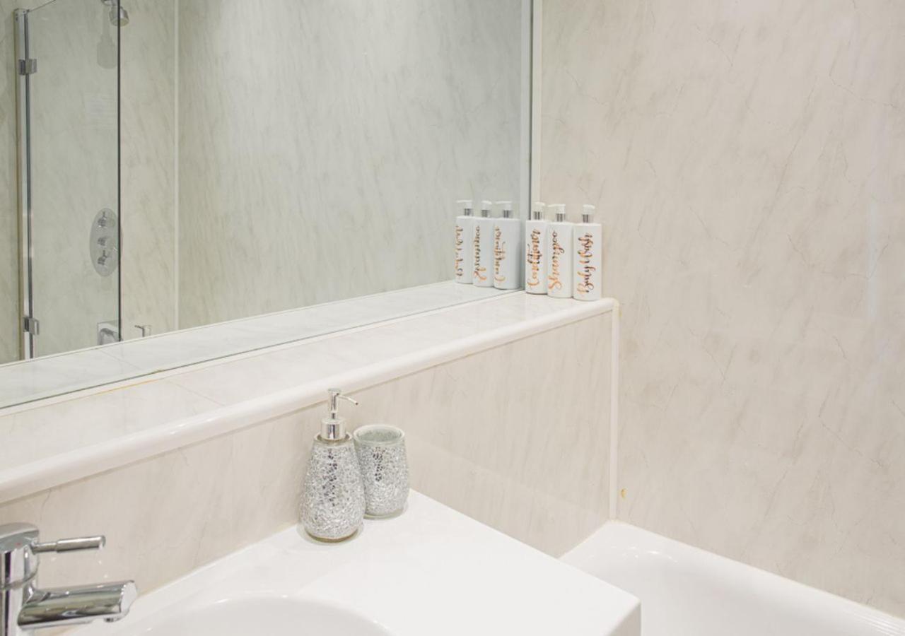 Stylish Grade II Listed Apartment: The London