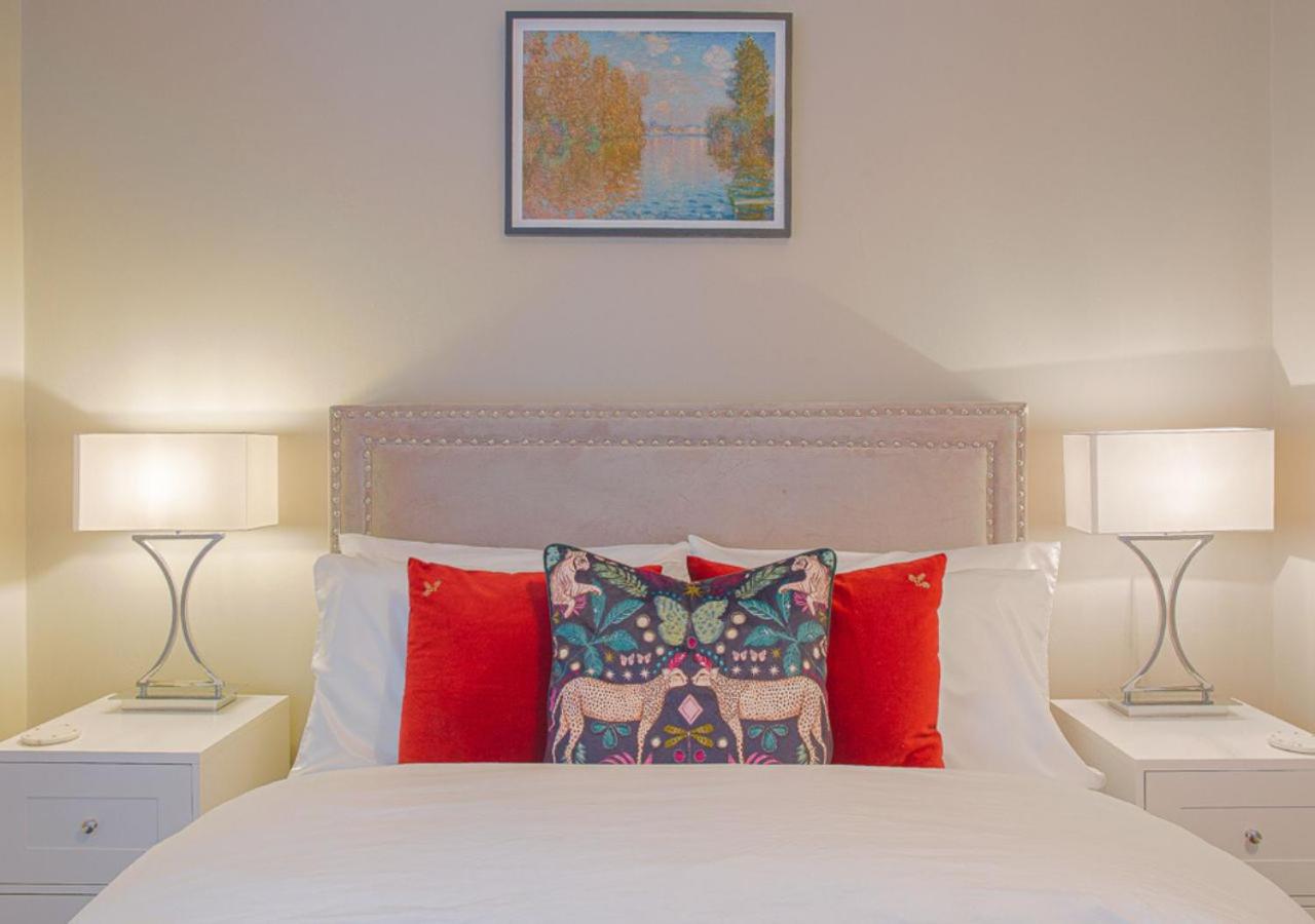 Stylish Grade II Listed Apartment: The London