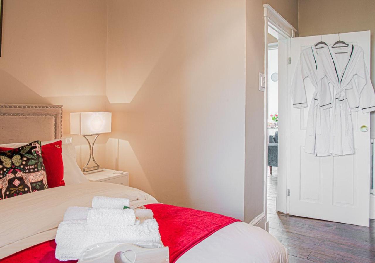 Stylish Grade II Listed Apartment: The London