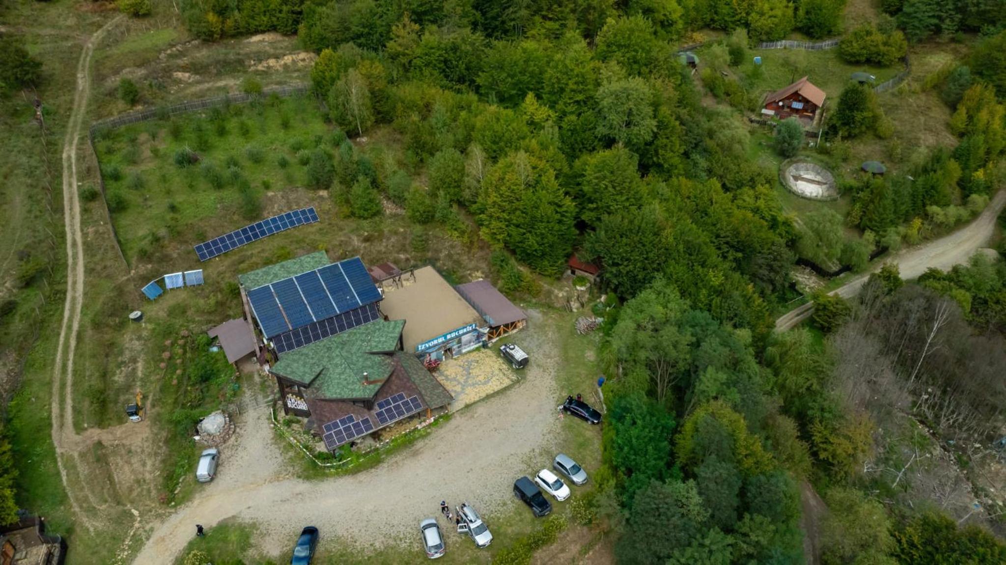 PENSIUNEA IZVORUL BUCURIEI view 2