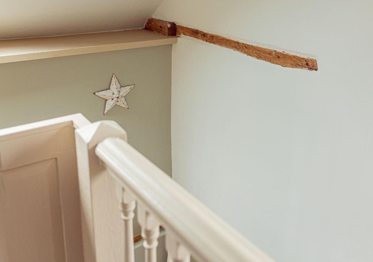 Mill House Cottage - Star Stay on The Cotswold Way view 3