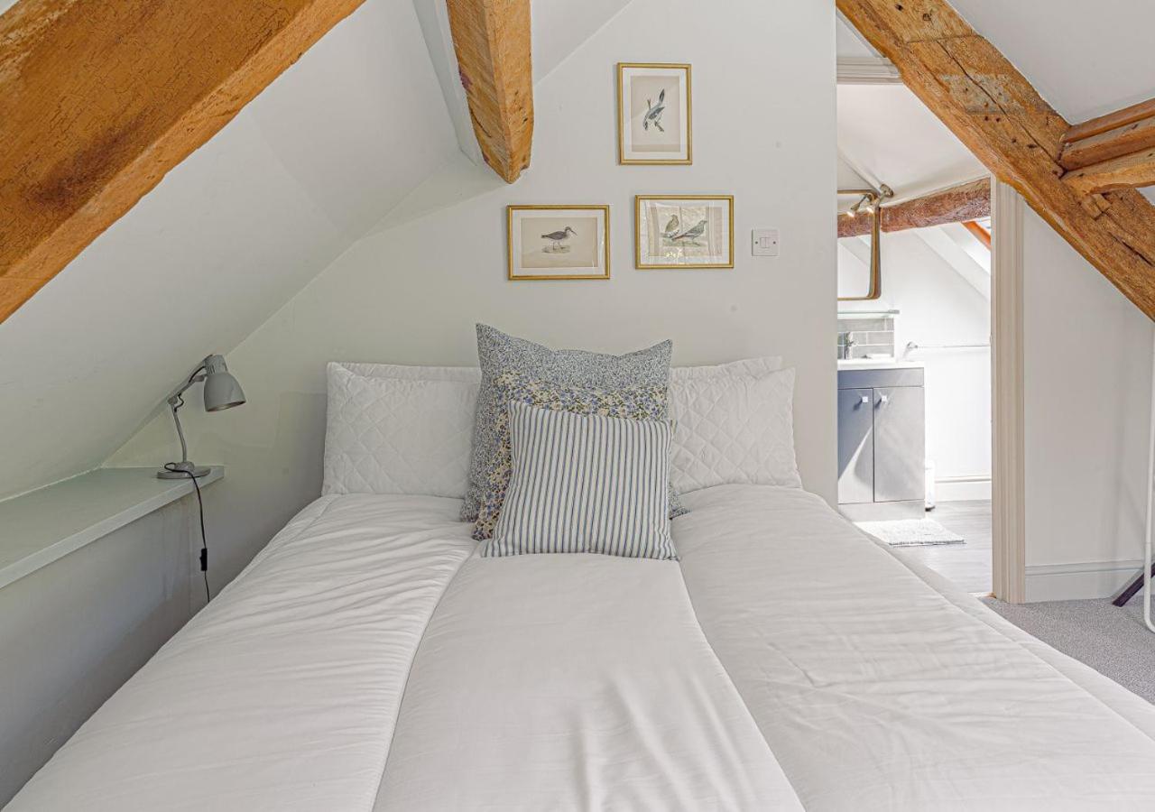 Mill House Cottage - Star Stay on The Cotswold Way view 5