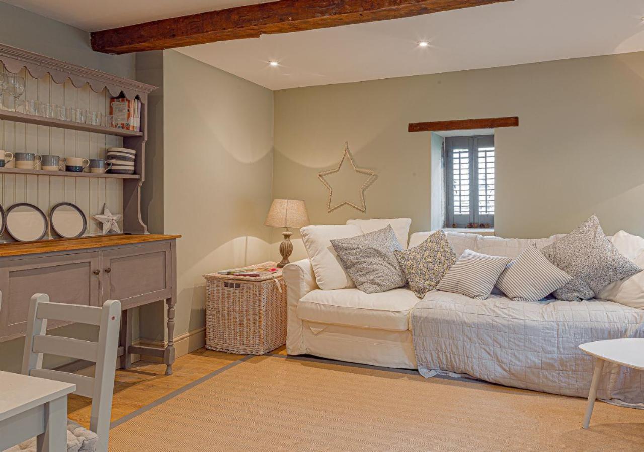 Mill House Cottage - Star Stay on The Cotswold Way view 4
