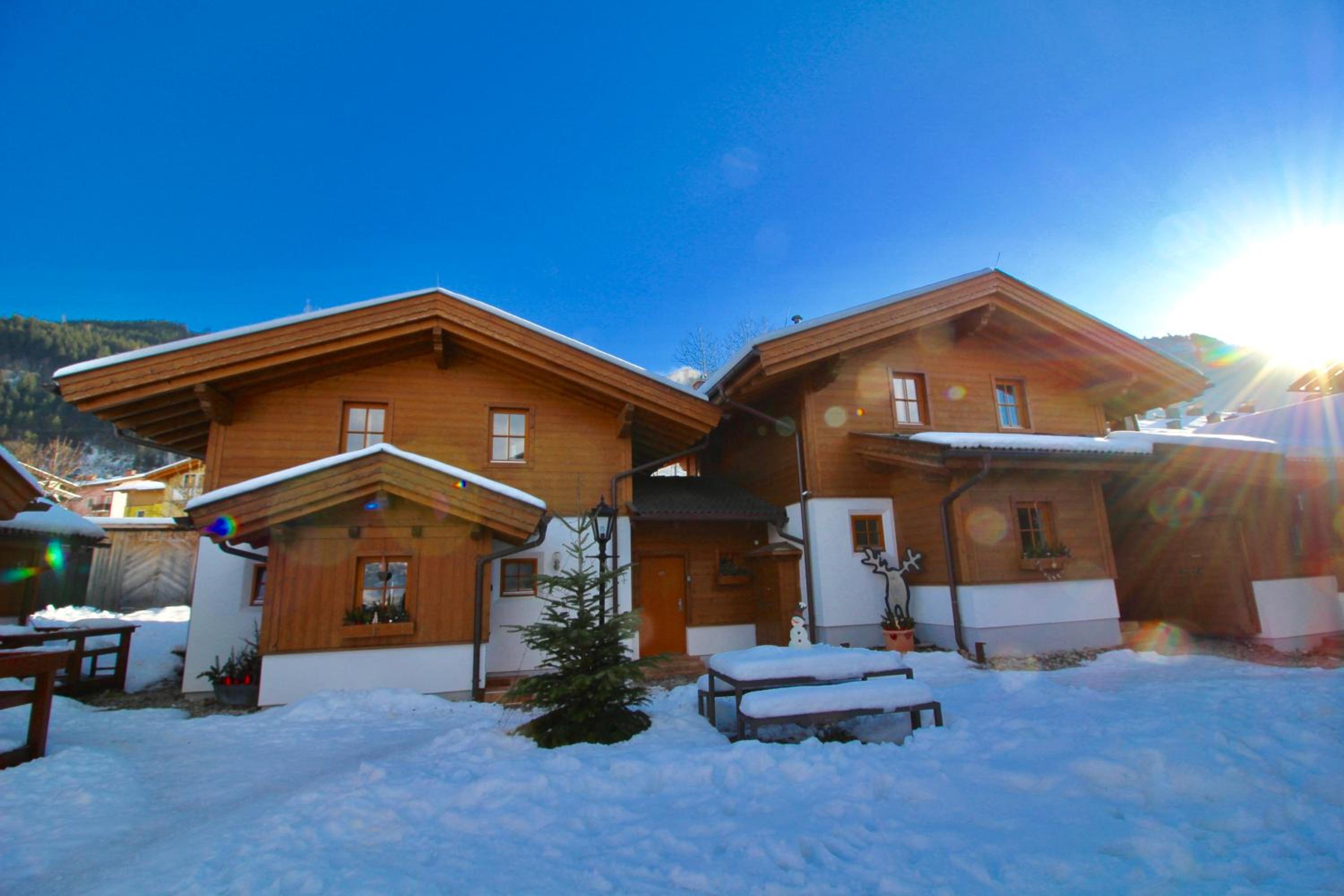 Dorfchalets & Apartments - in Kaprun centre including FREE entry Tauern Spa and Summer Card