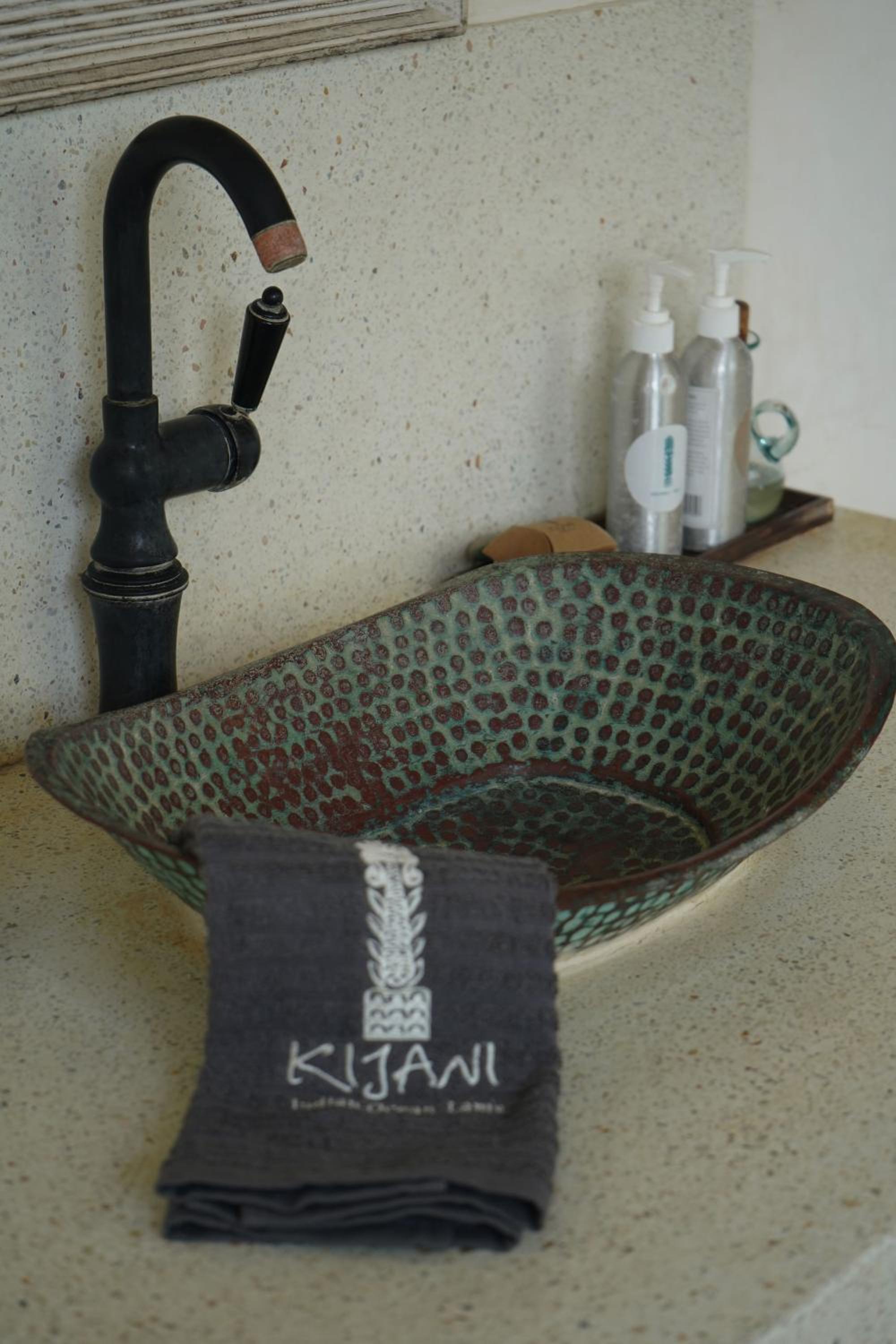 Kijani Hotel