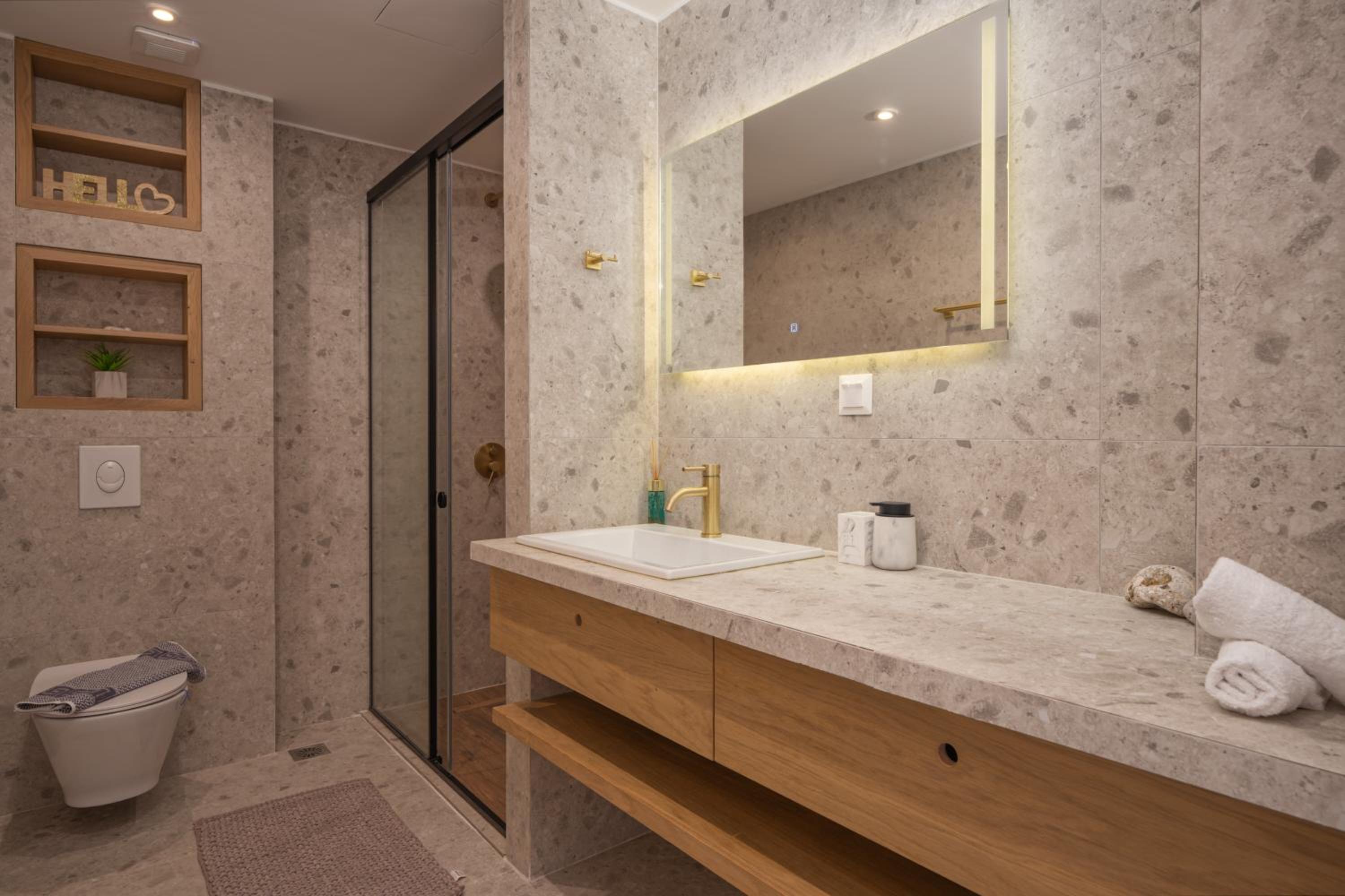AmphiMatrion Luxury Residence