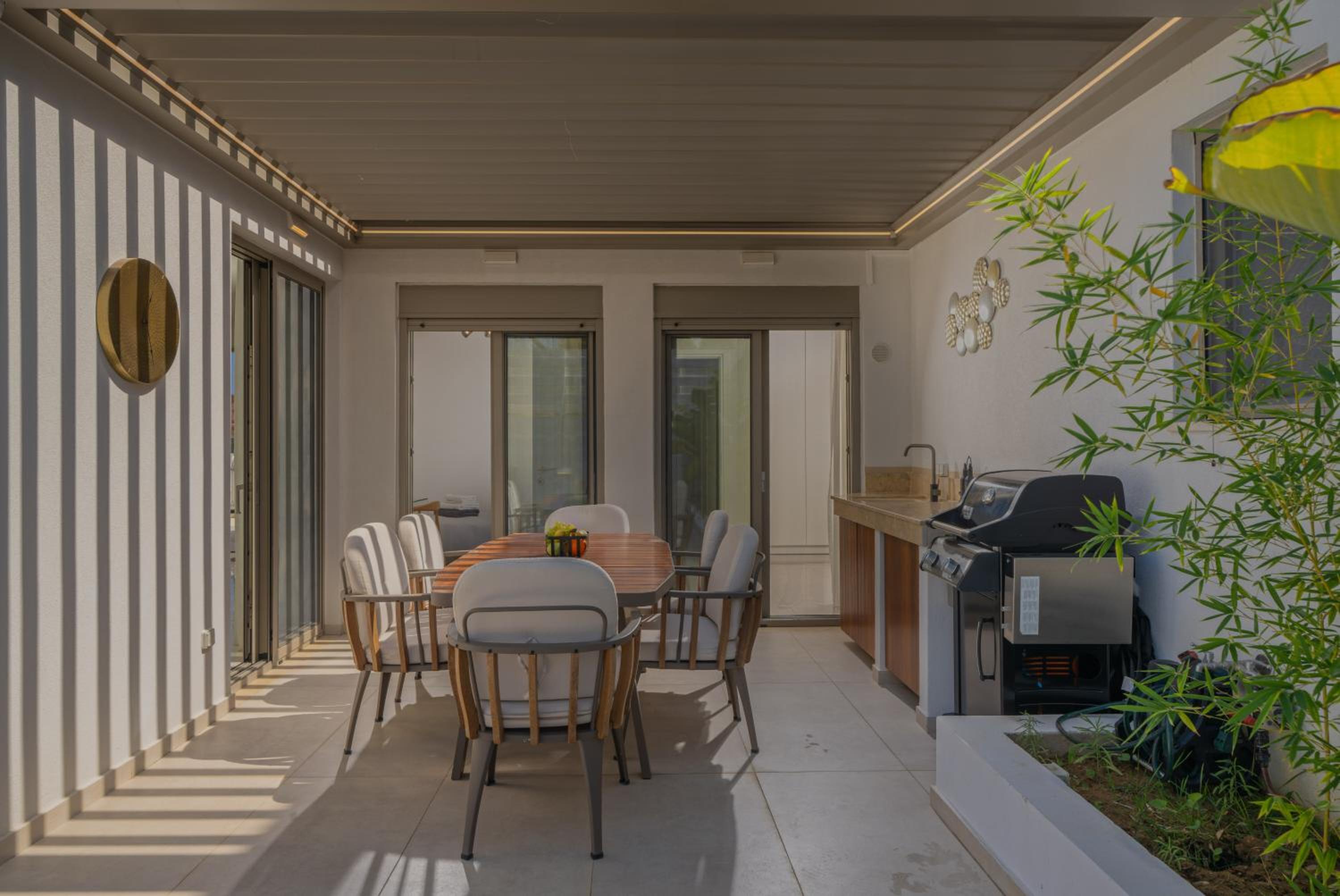 AmphiMatrion Luxury Residence