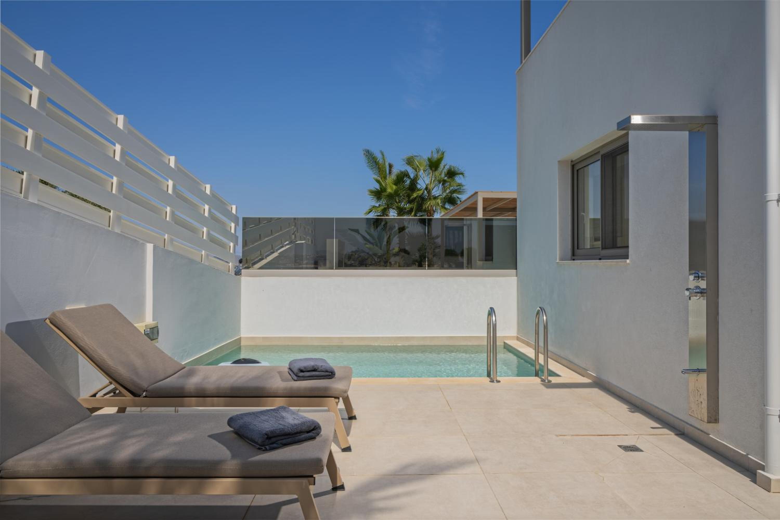 AmphiMatrion Luxury Residence