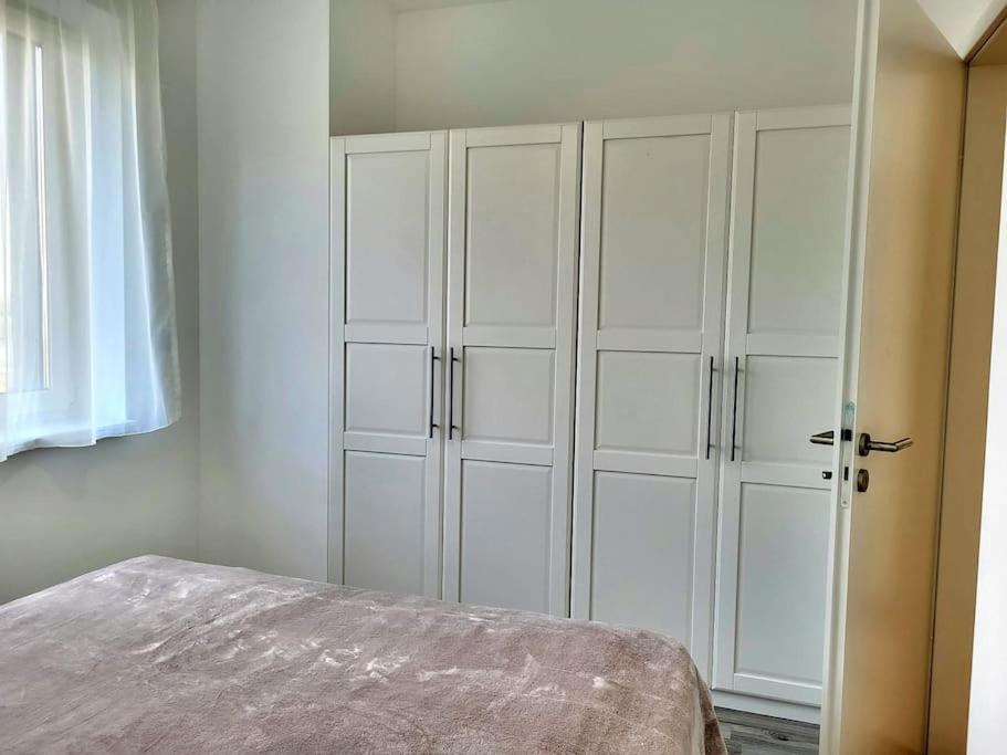 Blue River Apartment with Sauna&Gym and Parking