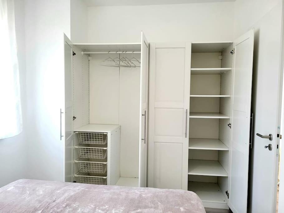 Blue River Apartment with Sauna&Gym and Parking