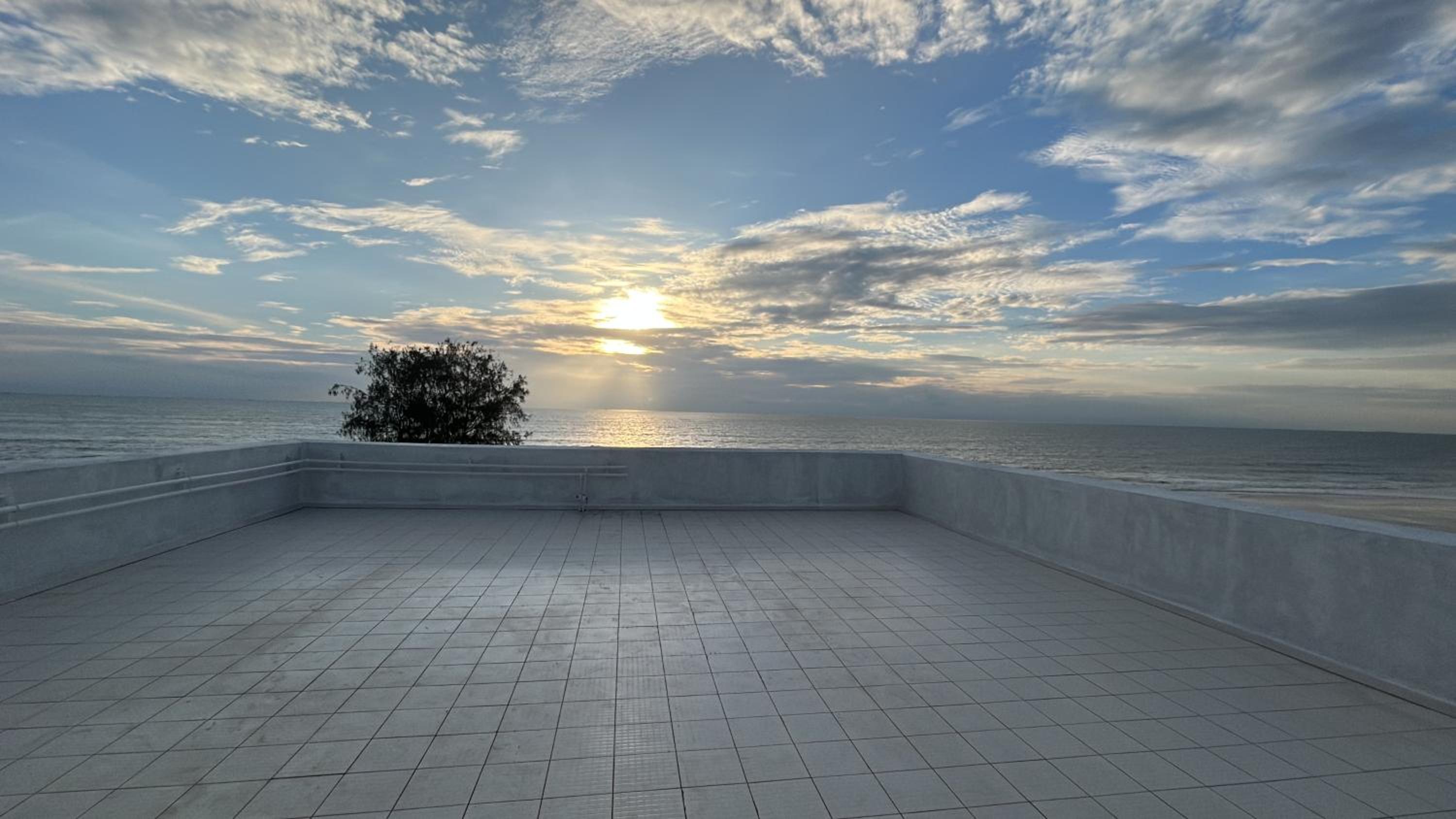 Silver waves beach stay view 2