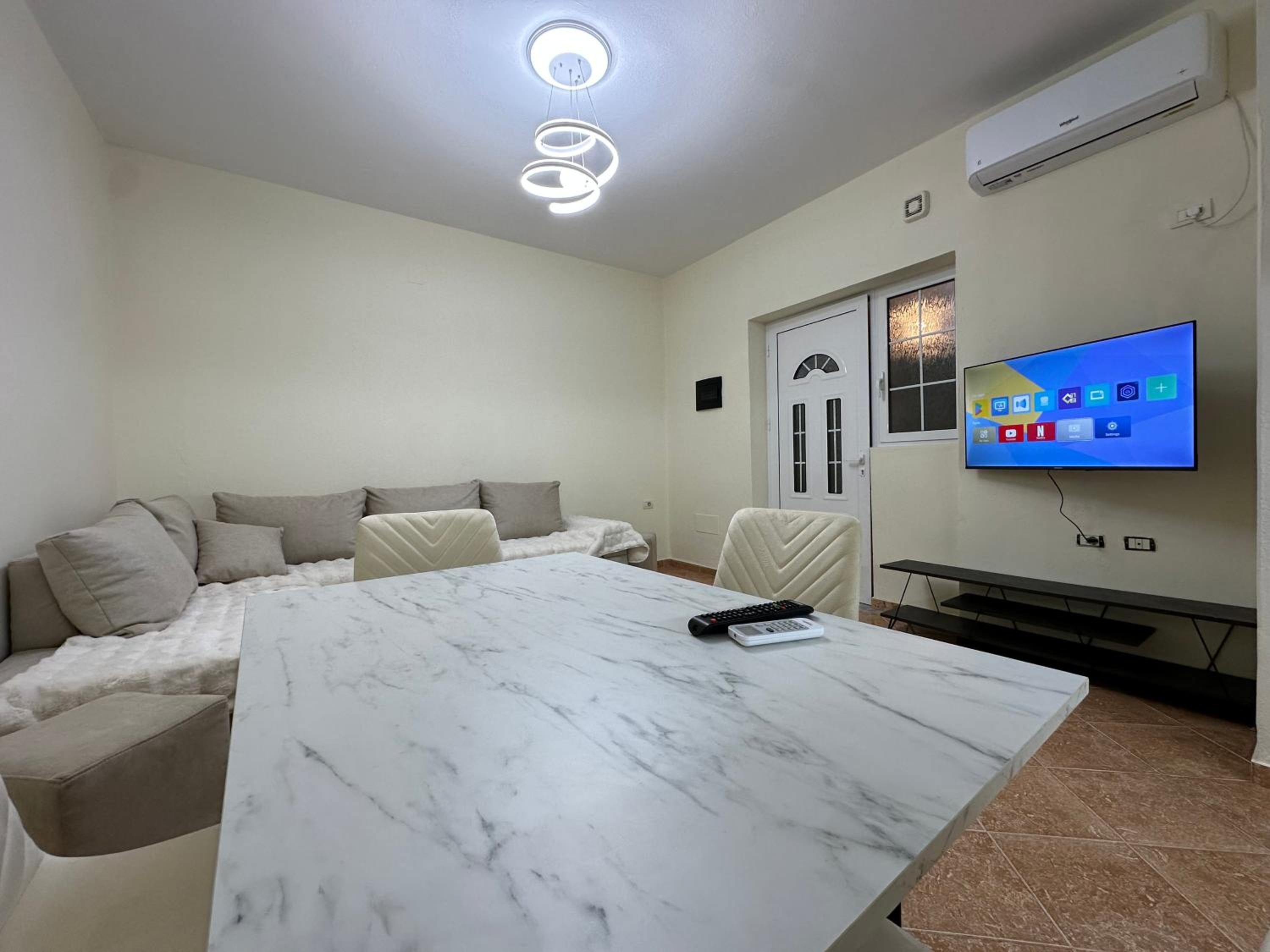 Mandi Apartament