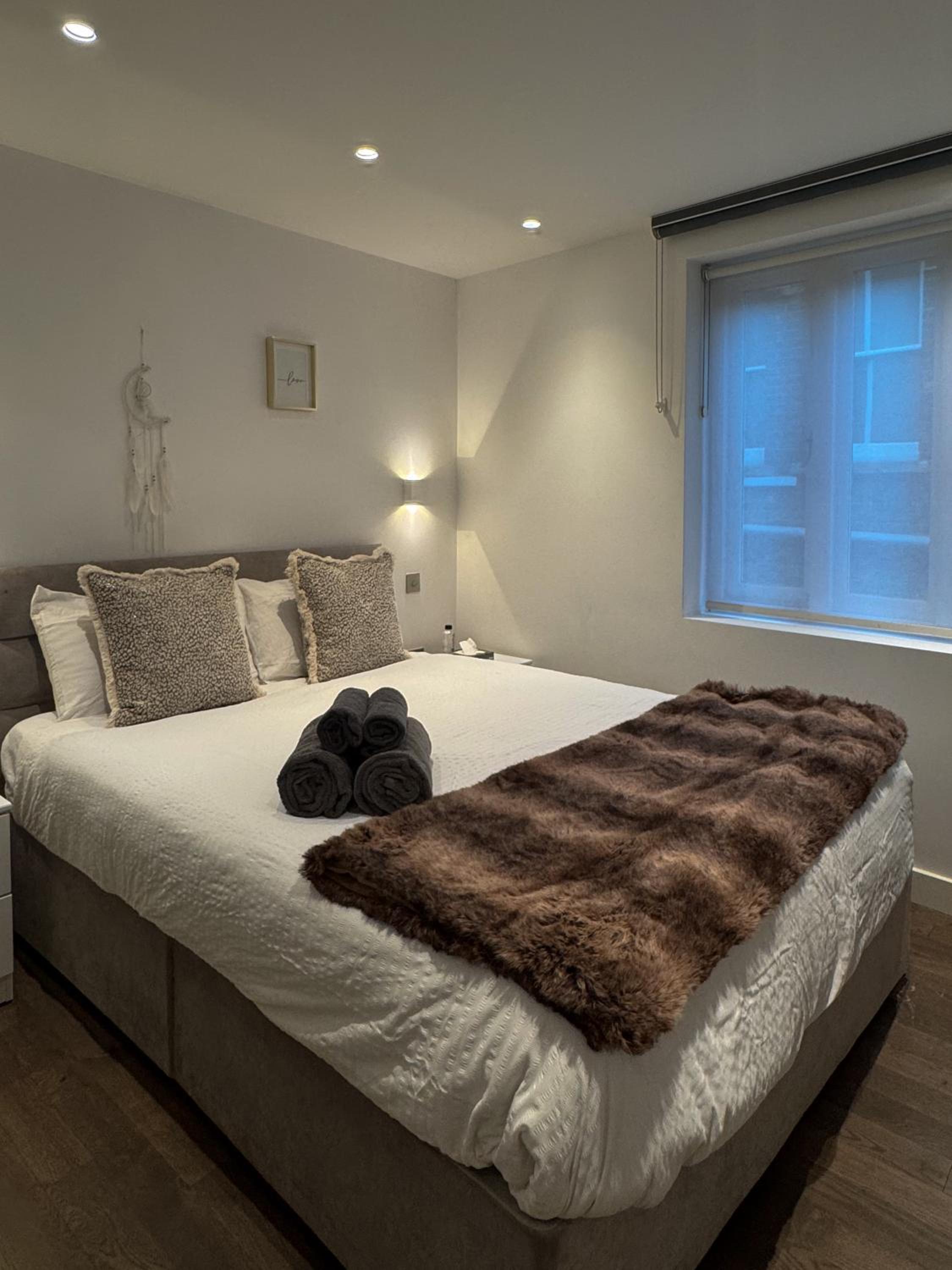 Mayfair 2 Beds Flat near Bond Street, opposite Selfridges on Oxford Street view 3