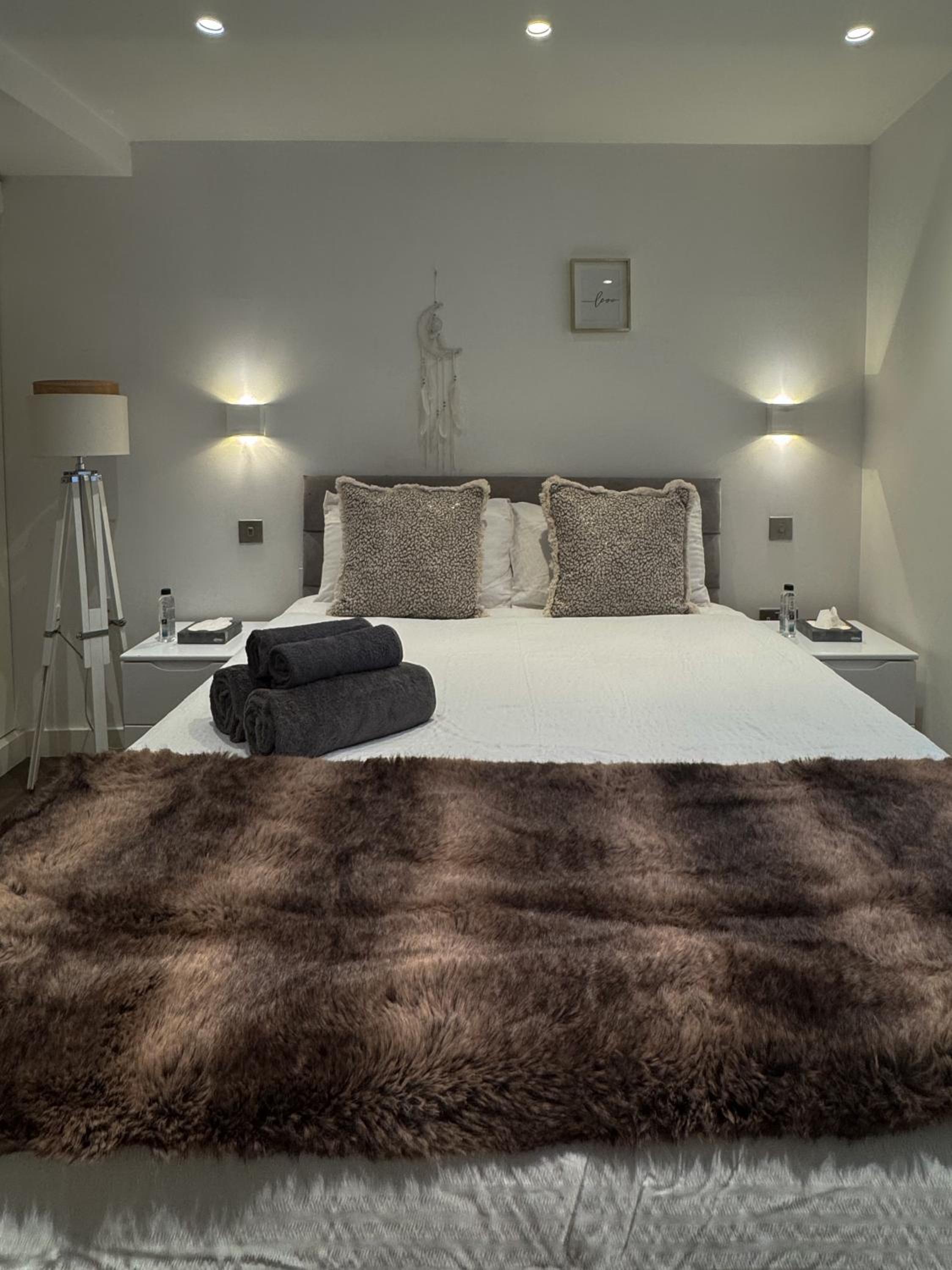 Mayfair 2 Beds Flat near Bond Street, opposite Selfridges on Oxford Street view 2