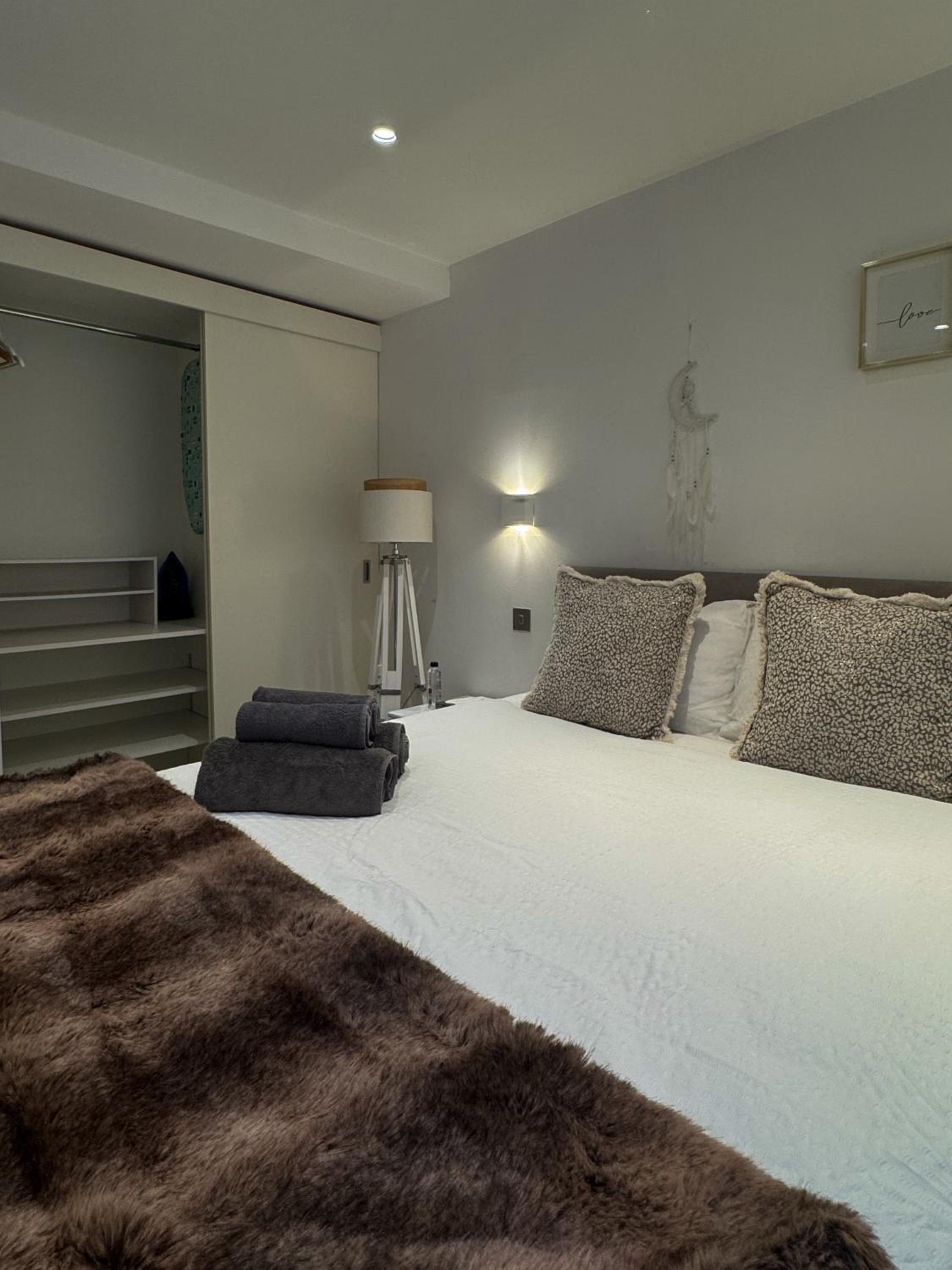 Mayfair 2 Beds Flat near Bond Street, opposite Selfridges on Oxford Street view 4