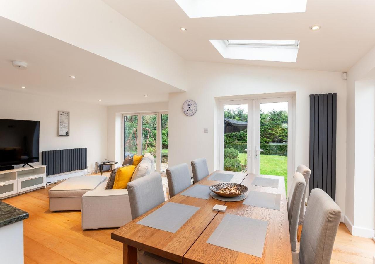 Spacious 3 Bed House with Large Garden in Aynho! view 2