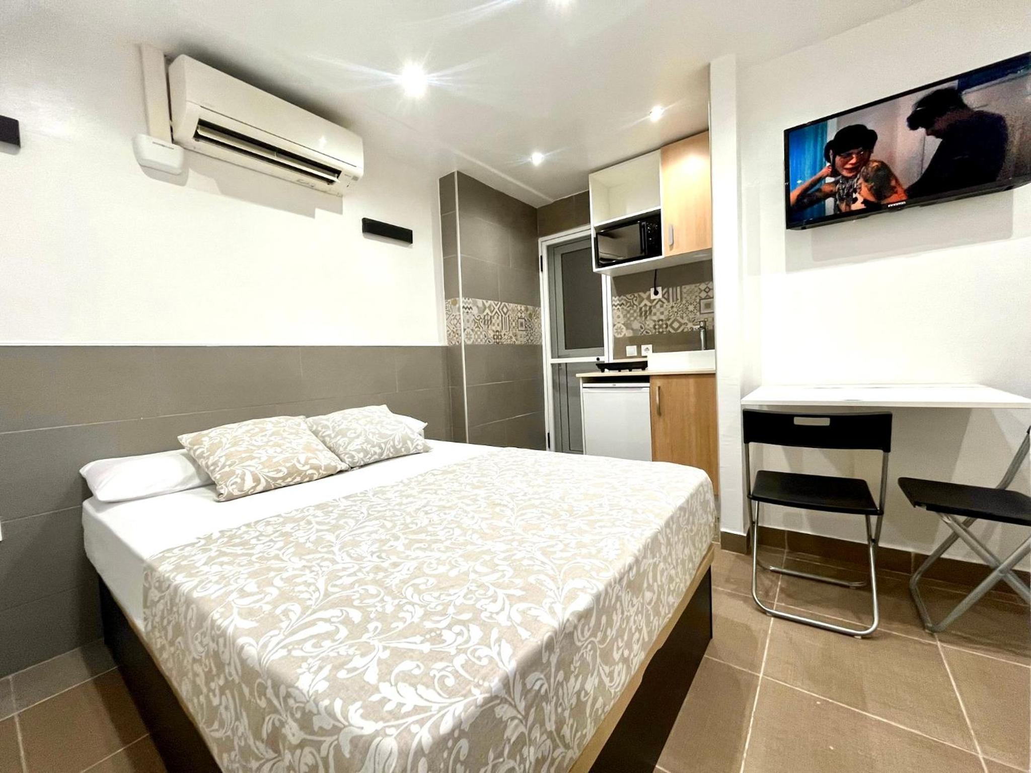 hotel room