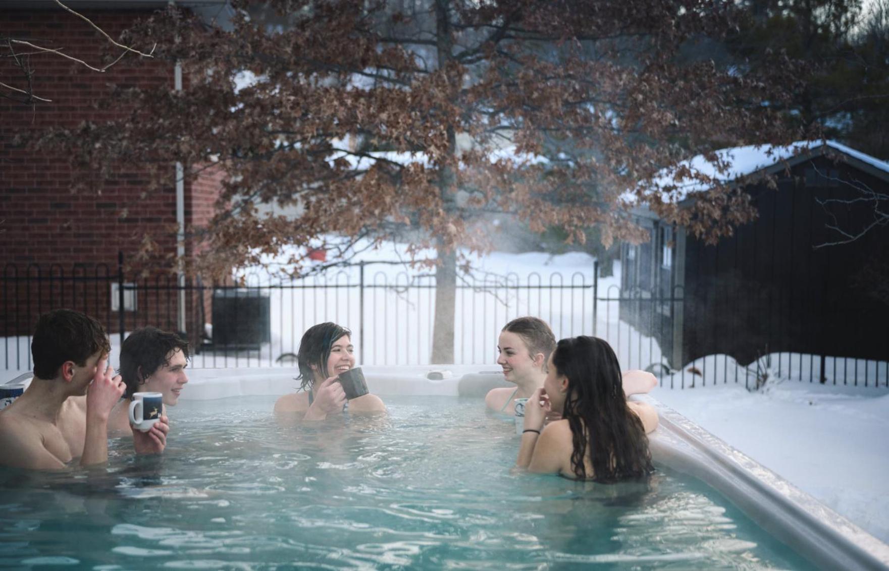 PARADISE VILLa Bowmanville