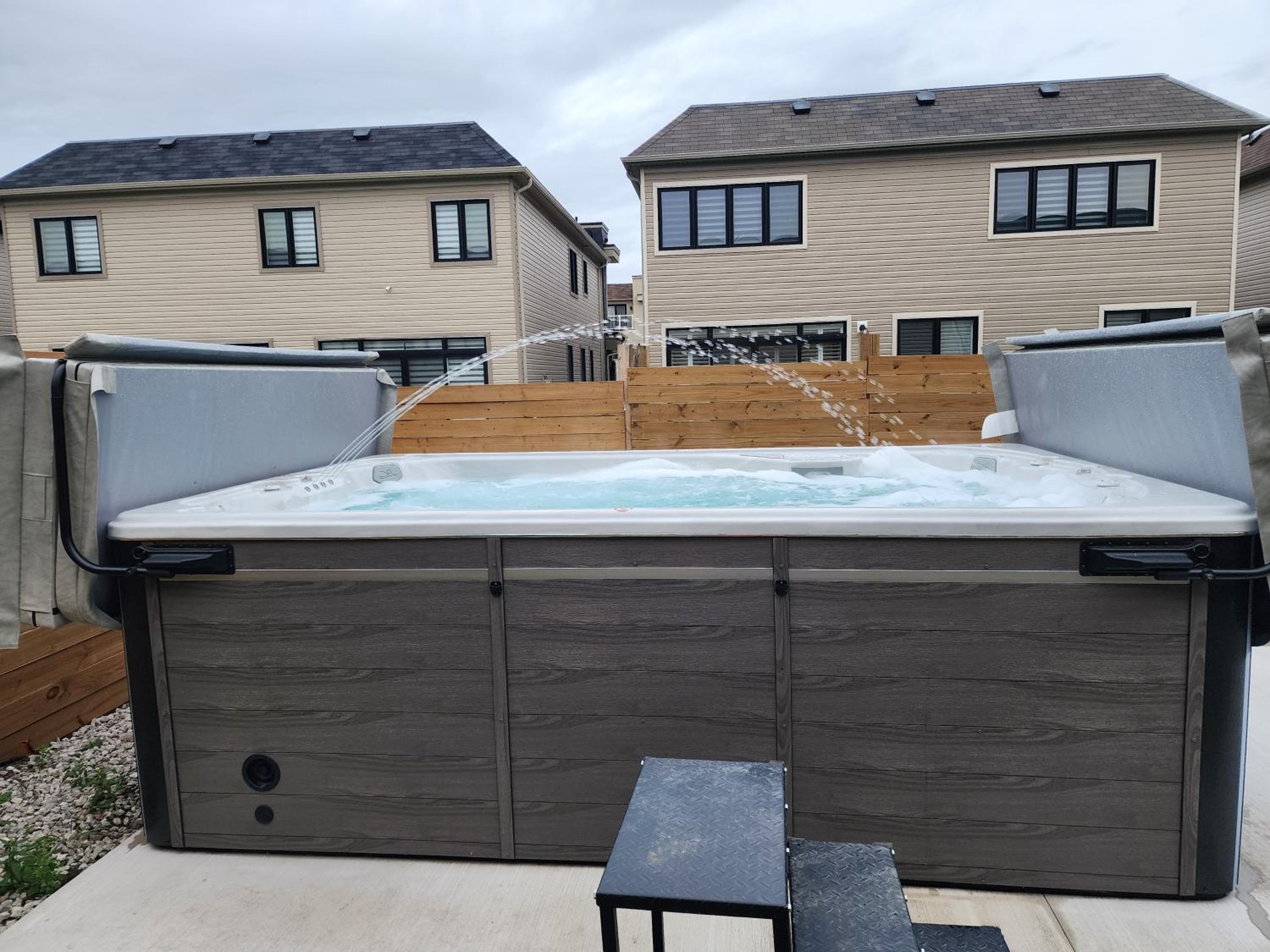 PARADISE VILLa Bowmanville