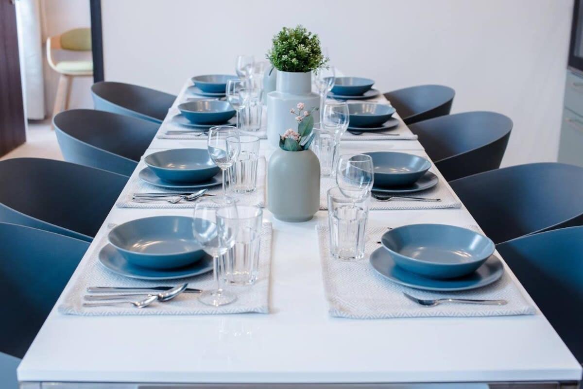 Brand new stylish very central apartment view 3