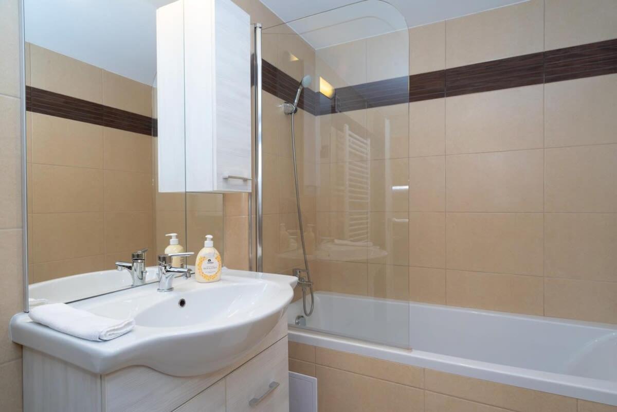 Comfortable Central and Quiet apartment