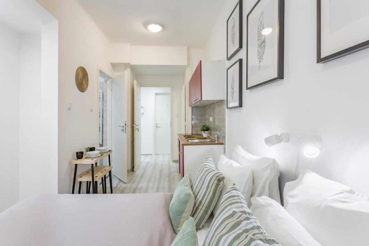 Modern Cozy Studio at the Center