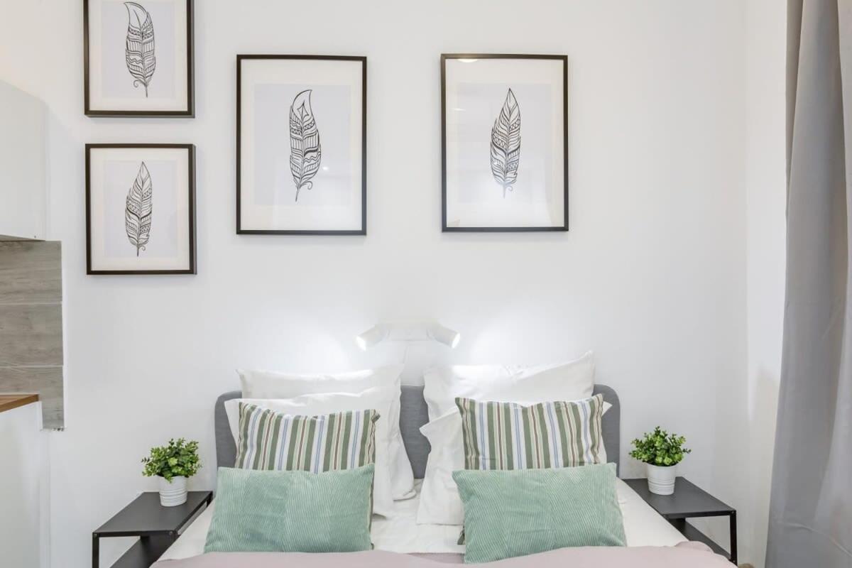 Modern Cozy Studio at the Center