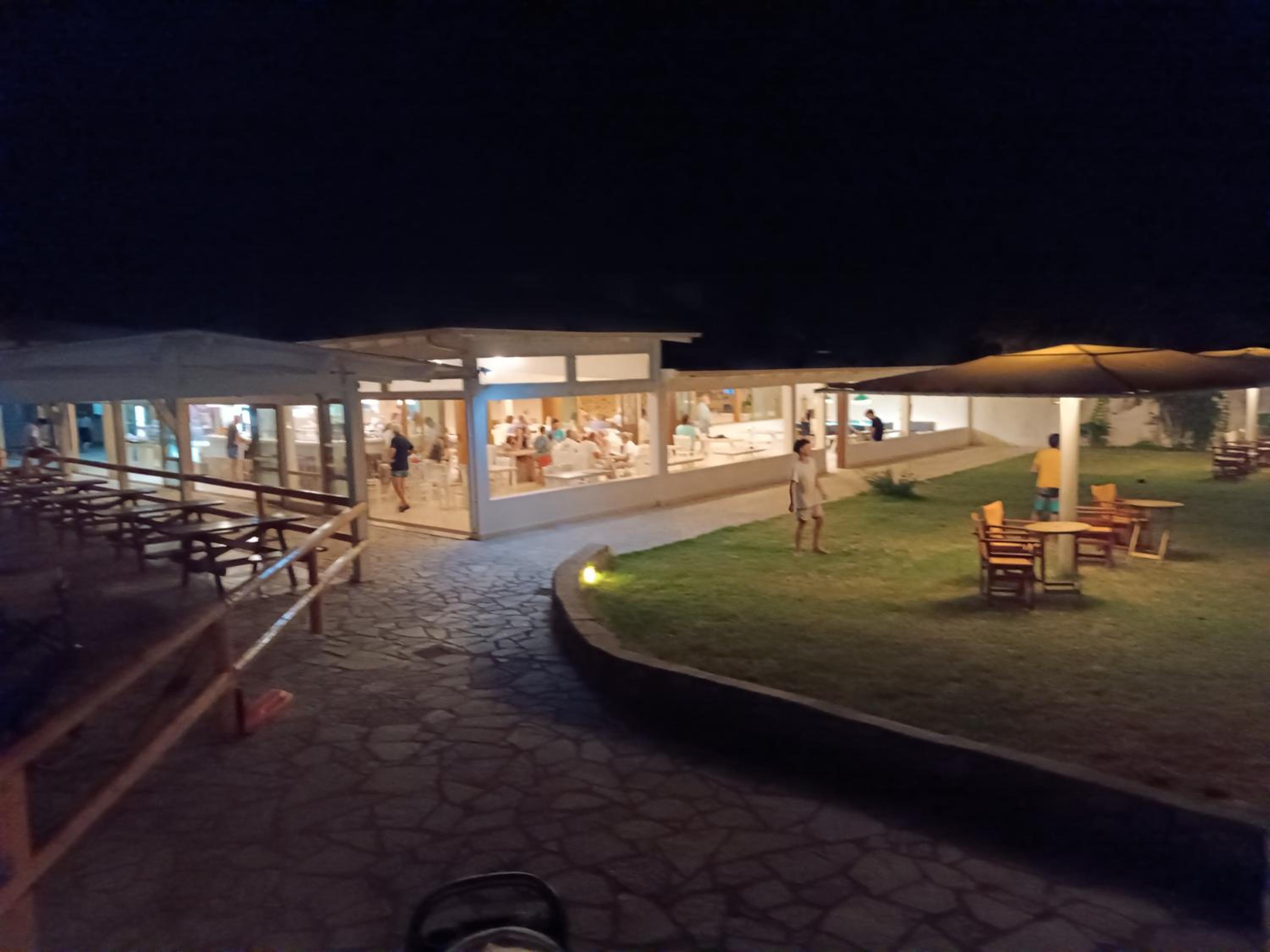 Camping Karavomilos