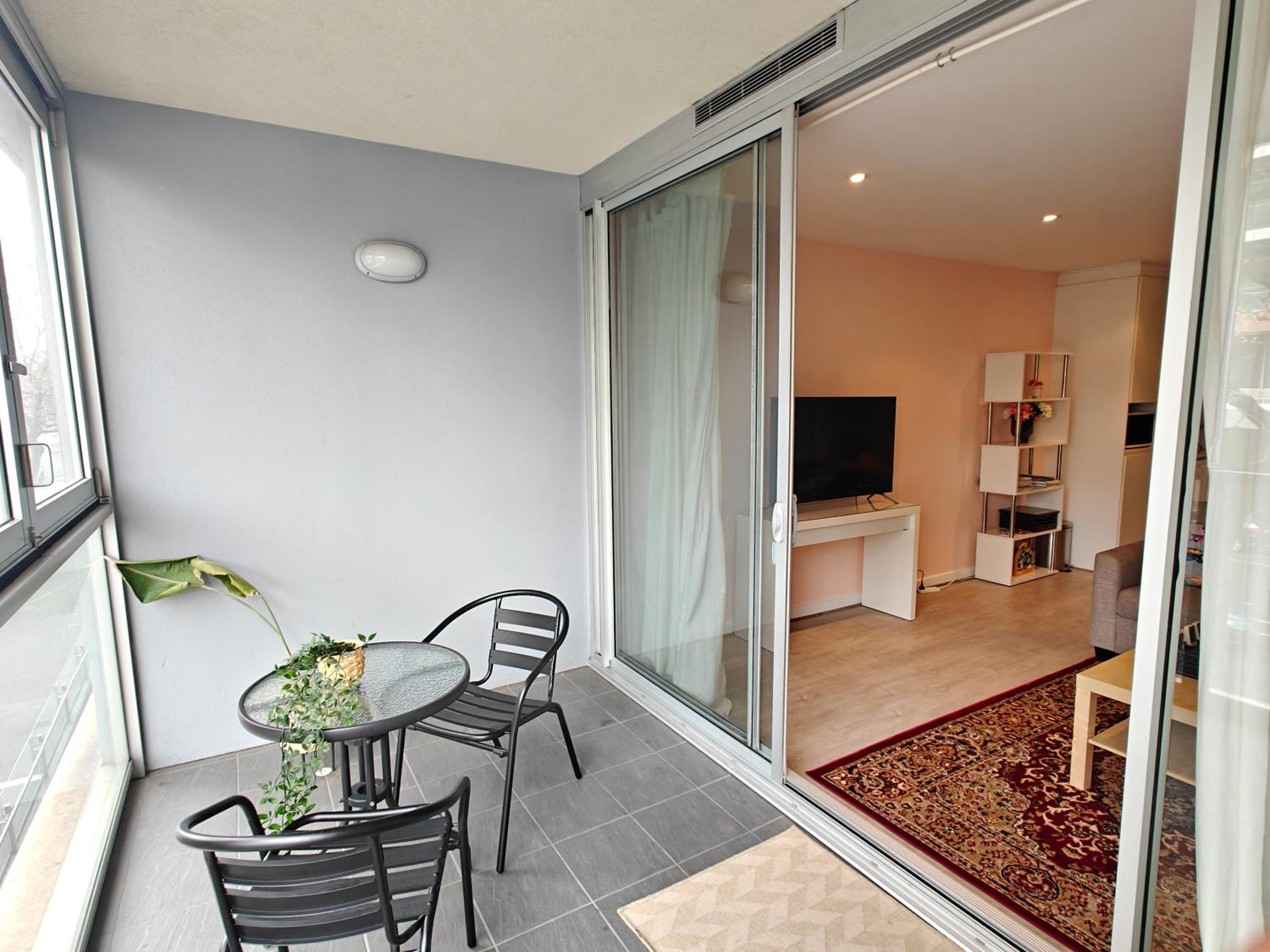 Luxury 2BR apartment in the heart of CBD