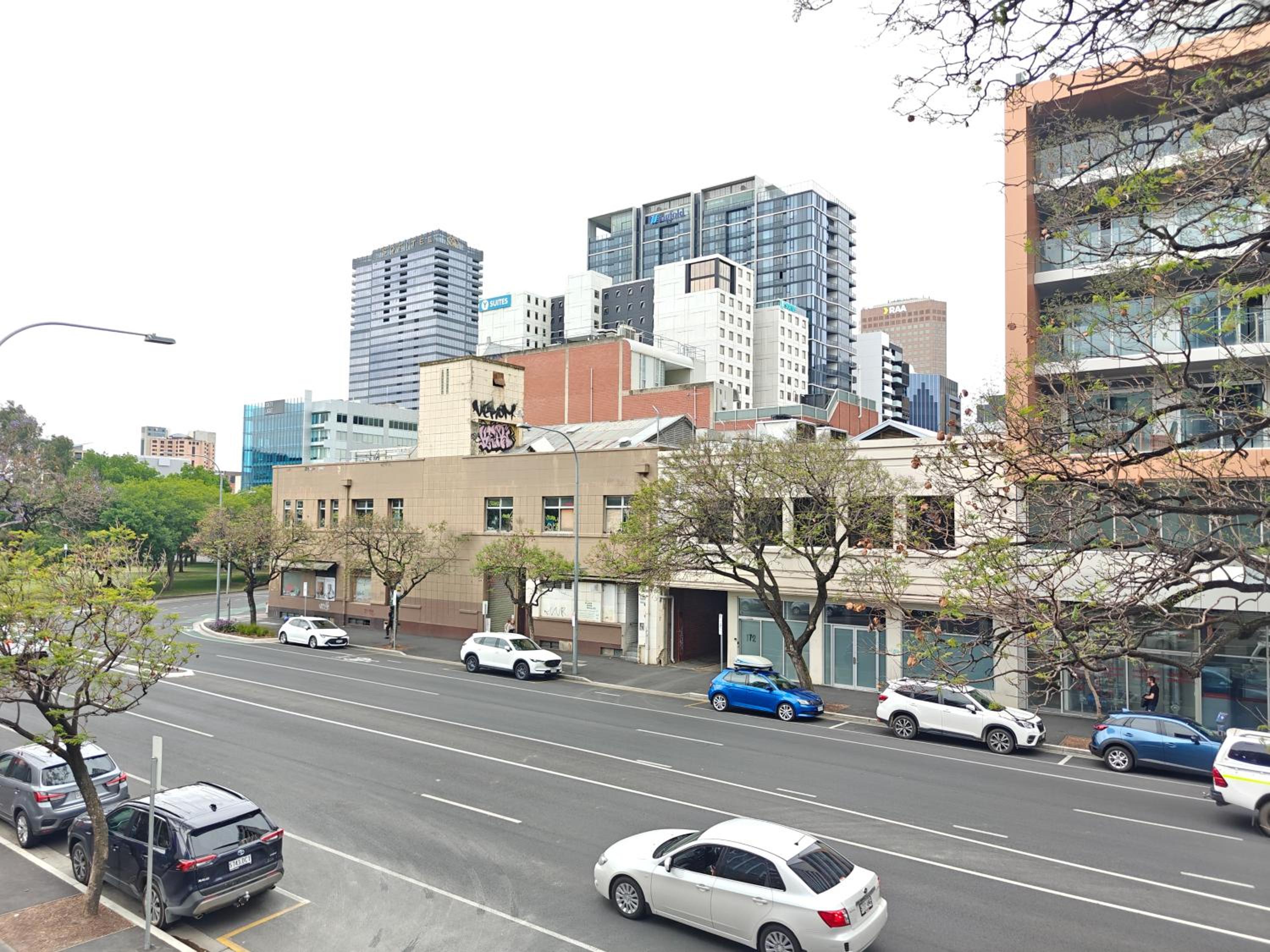 Luxury 2BR apartment in the heart of CBD