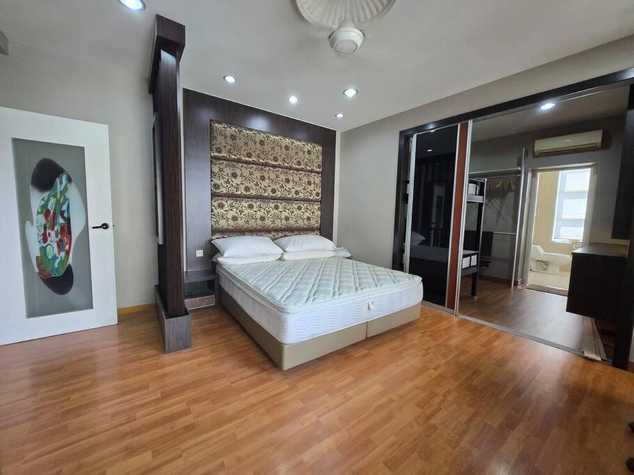 YSP Your SuPer, KLCC 2 bathrooms Apartment