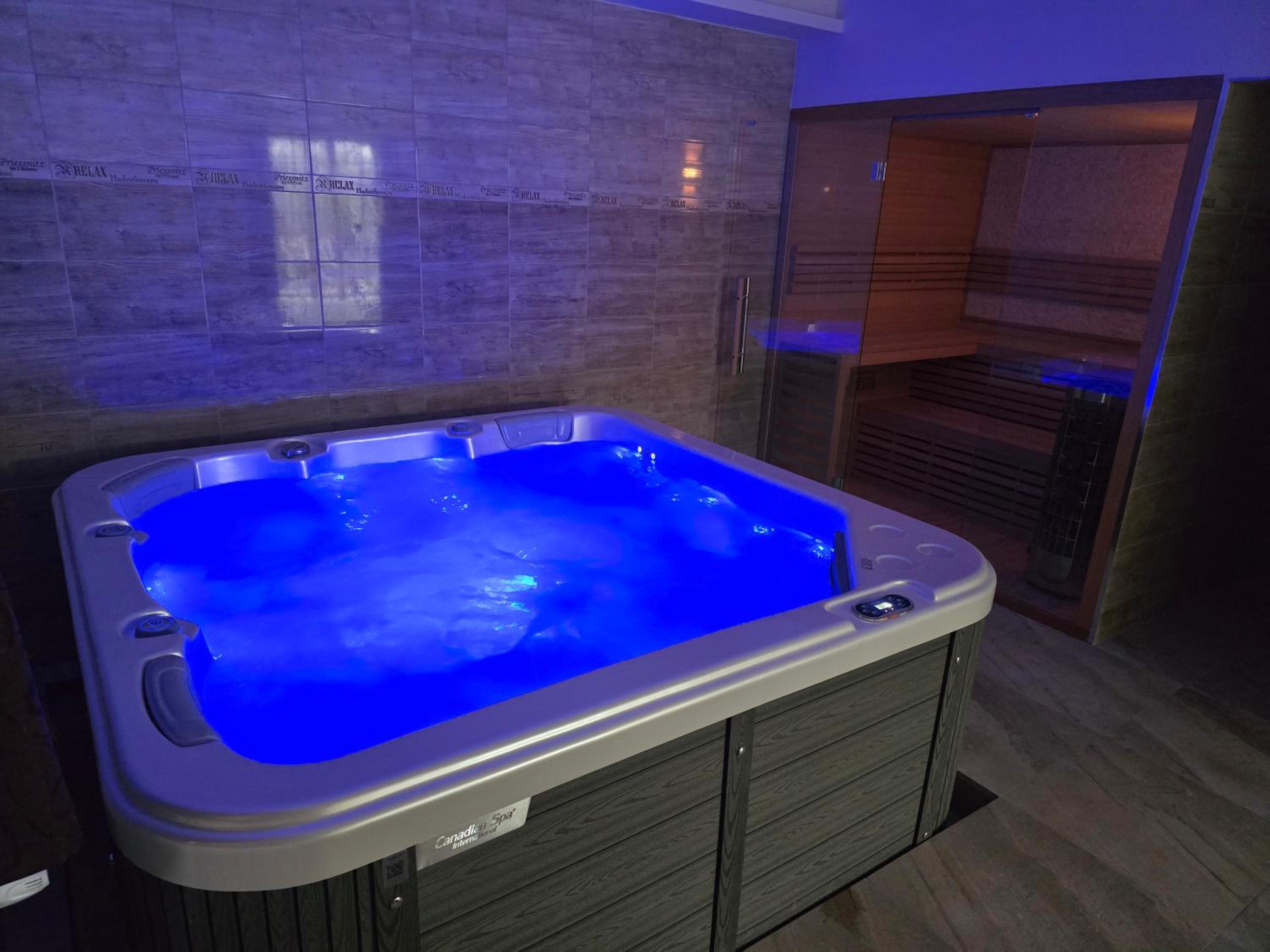 NEZNAŠOVY Restaurant - Penzion - Wellness - Sauna - SPA