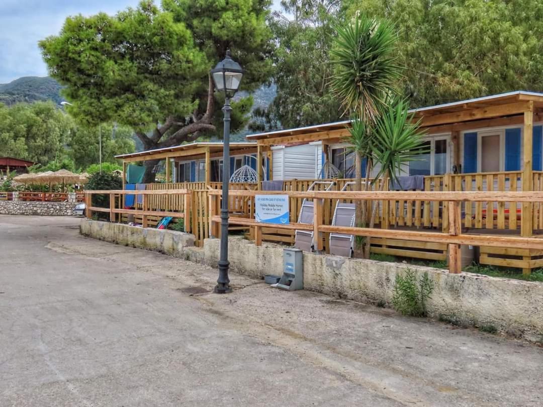 Camping Karavomilos