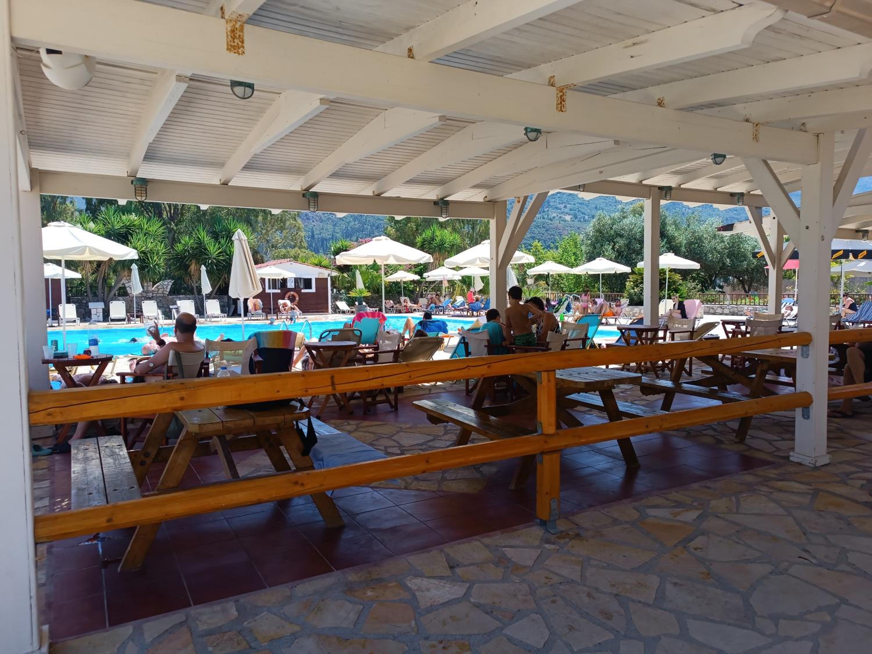 Camping Karavomilos