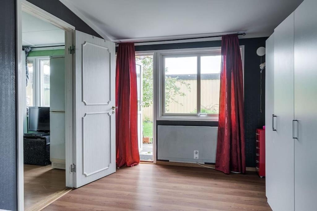 Workers & Family Ideal Home Near Volvo view 5