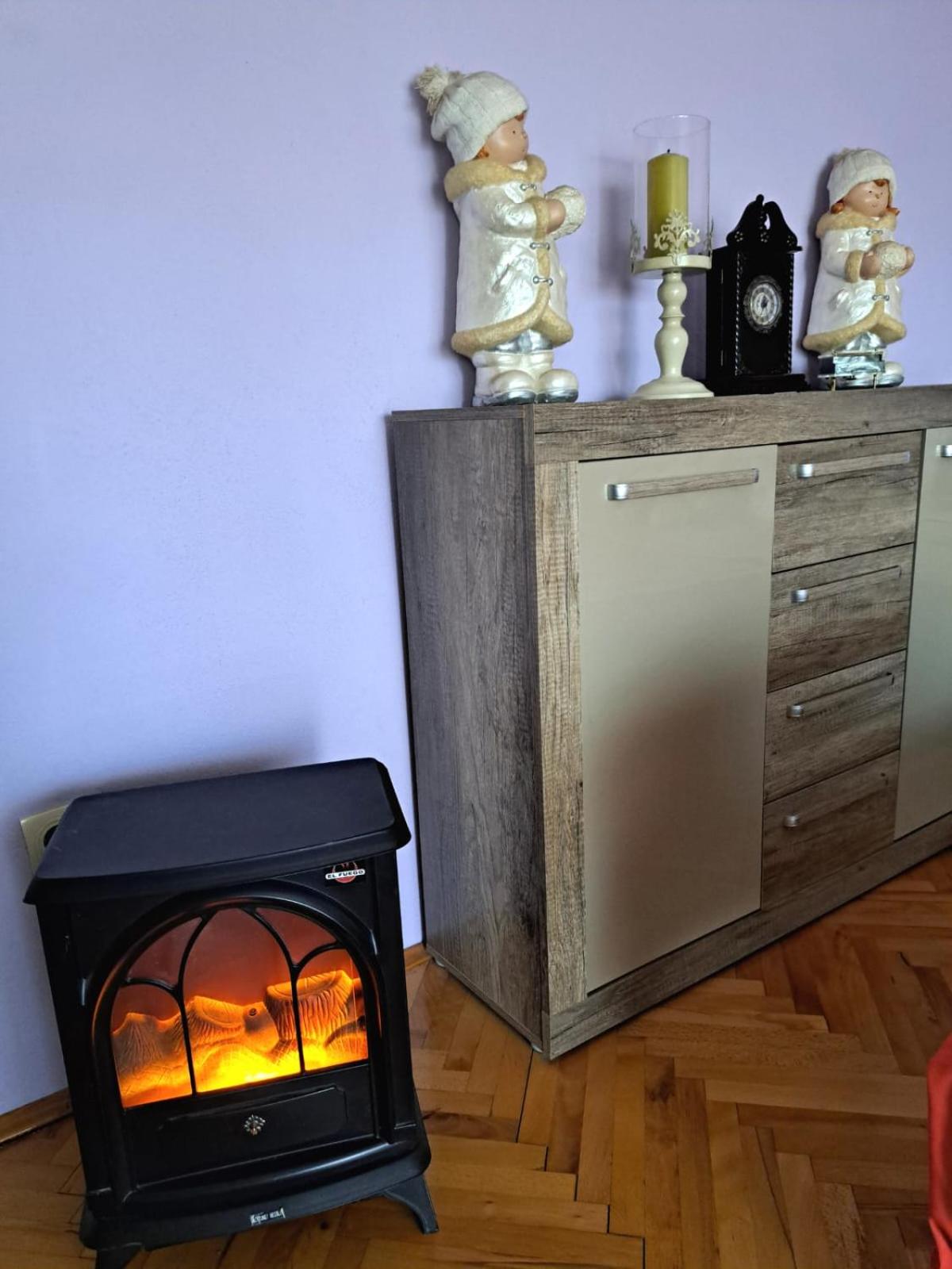 Dušanovac Panorama House - veliko dvoriste, 2 rostilja, pogled na Rasku