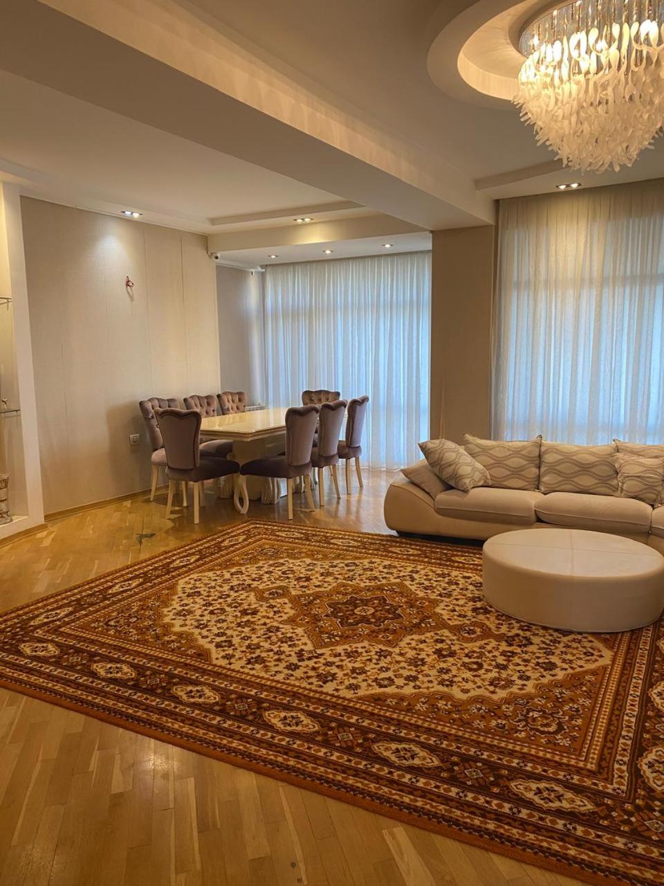 Big room in a luxury home in 14th floor for COP