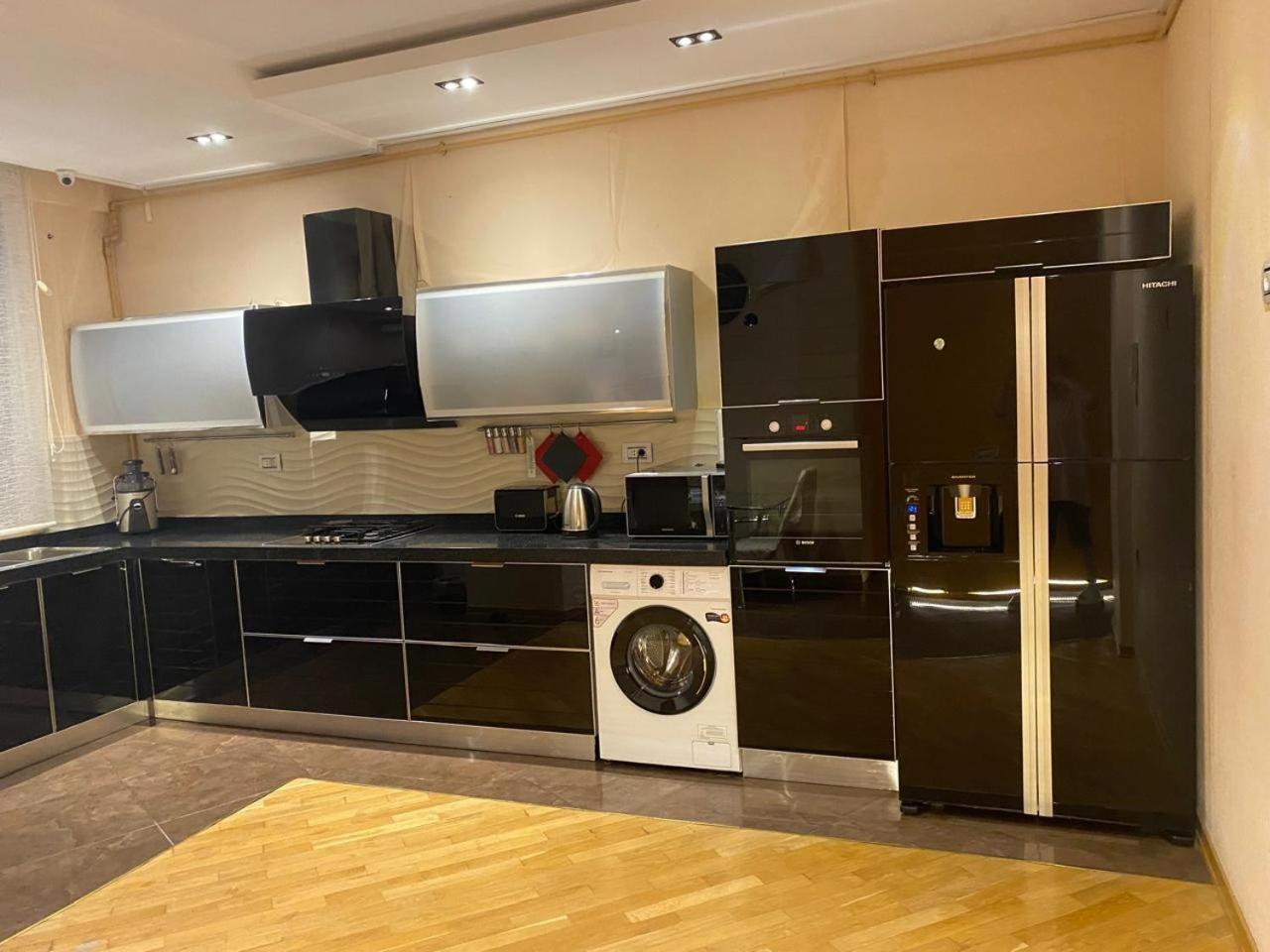 Big room in a luxury home in 14th floor for COP