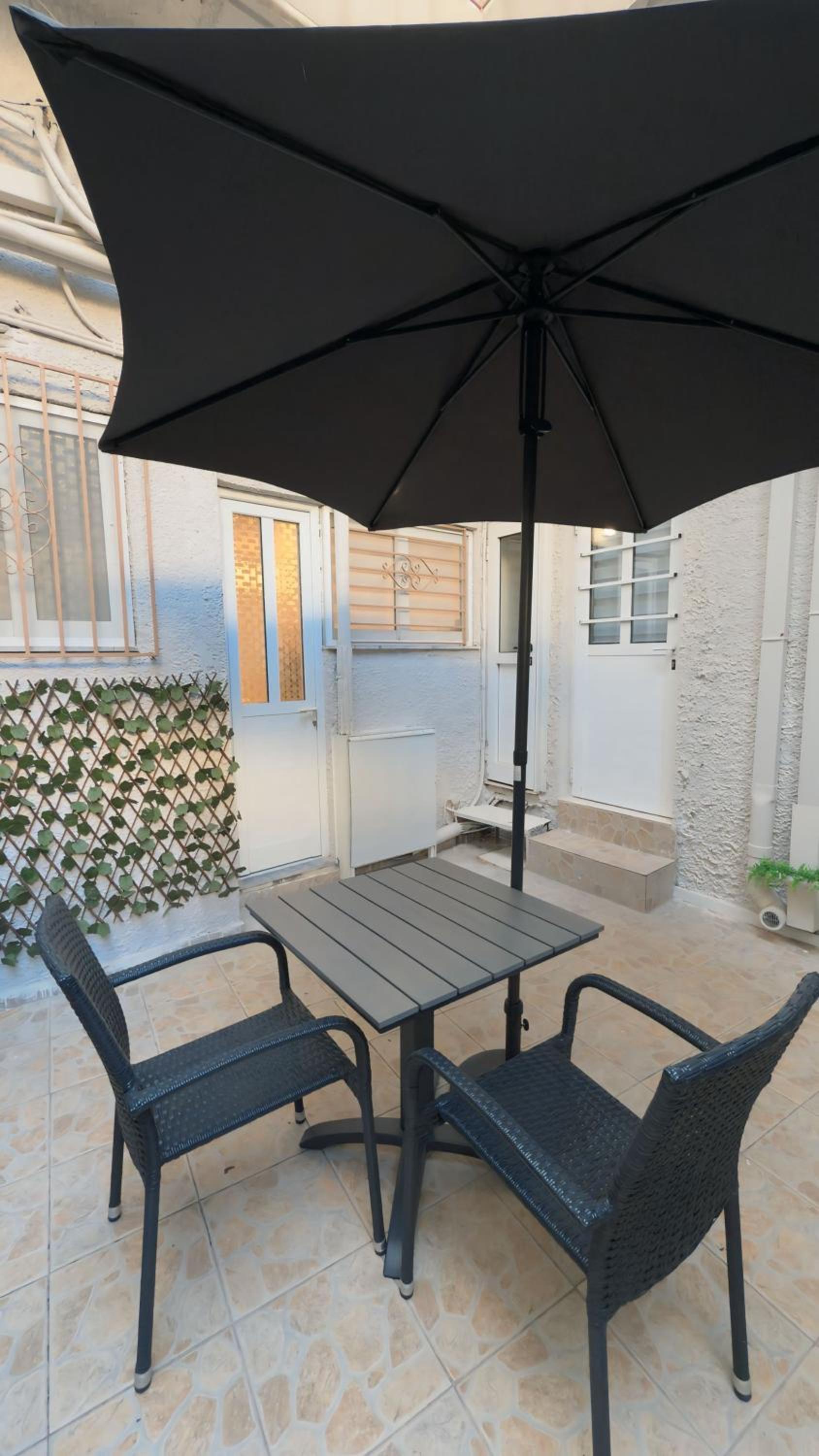 Asinis Apartment en Kalamata — balance & terrace