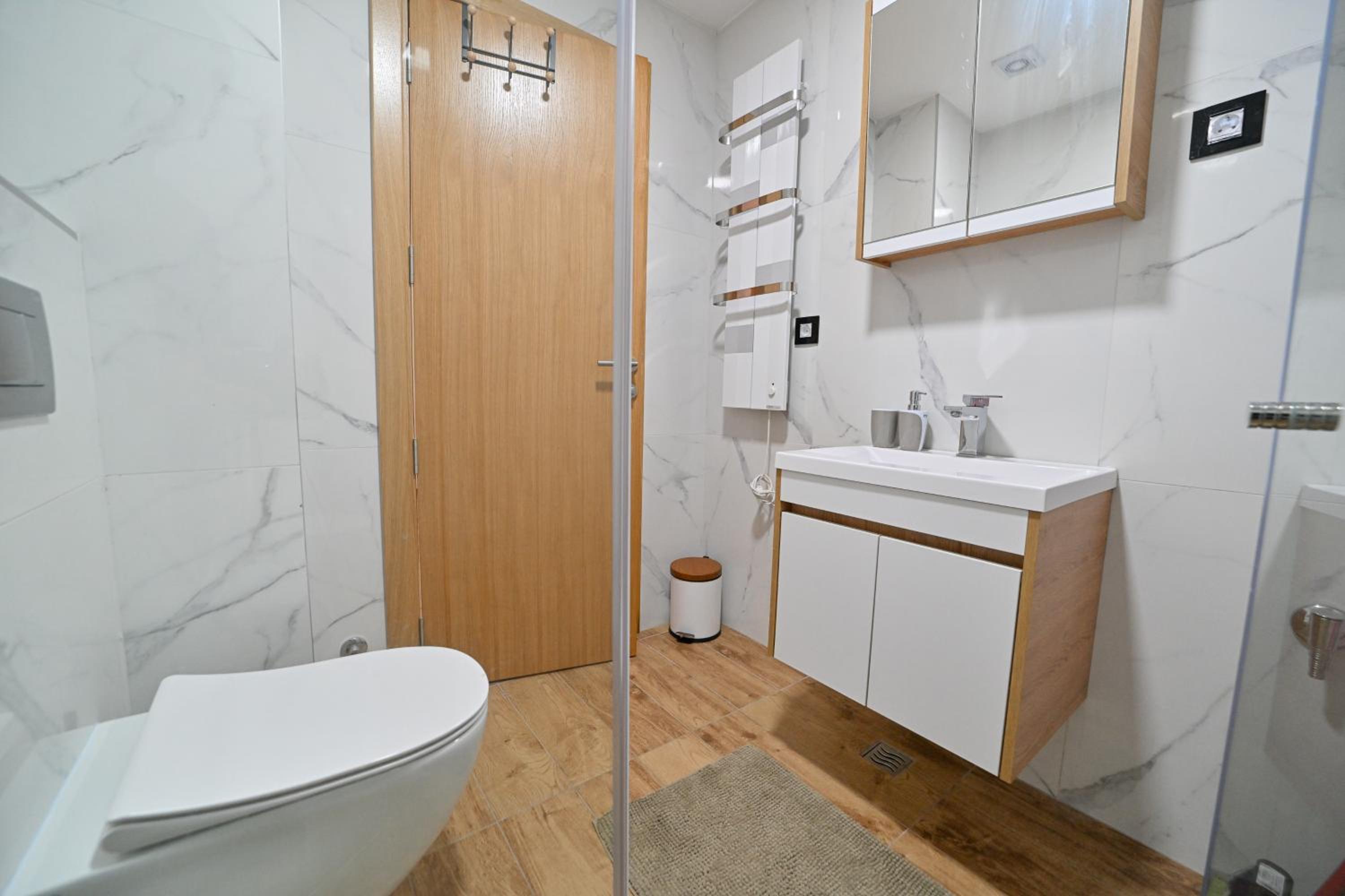 Apartman Leonardo 17 view 5