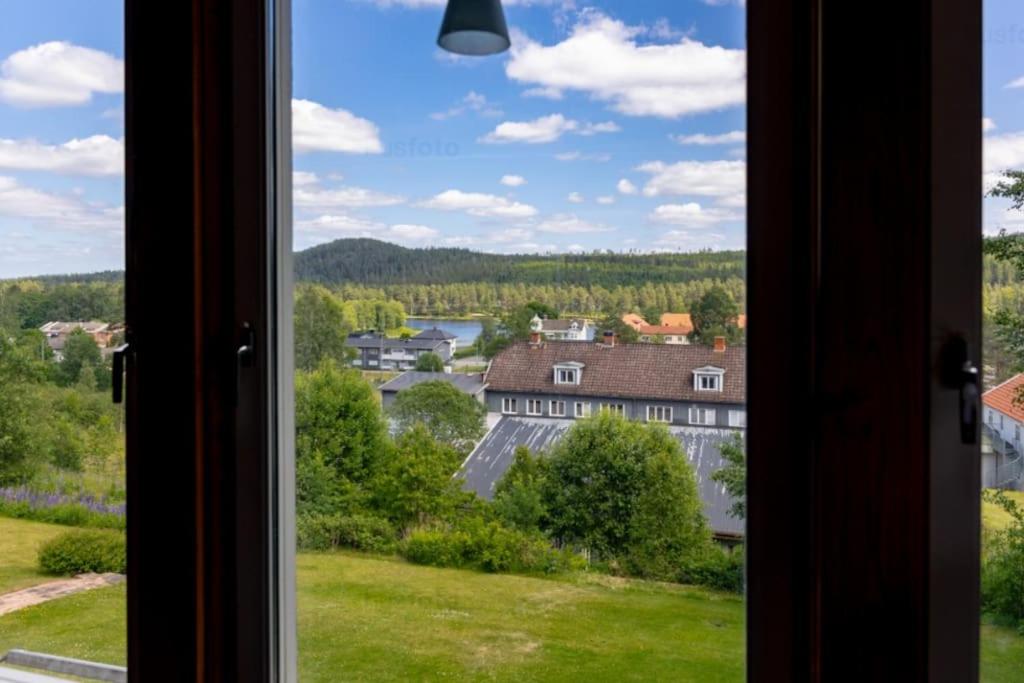 Stort hus, underbar utsikt & 3 min till Isaberg! view 4