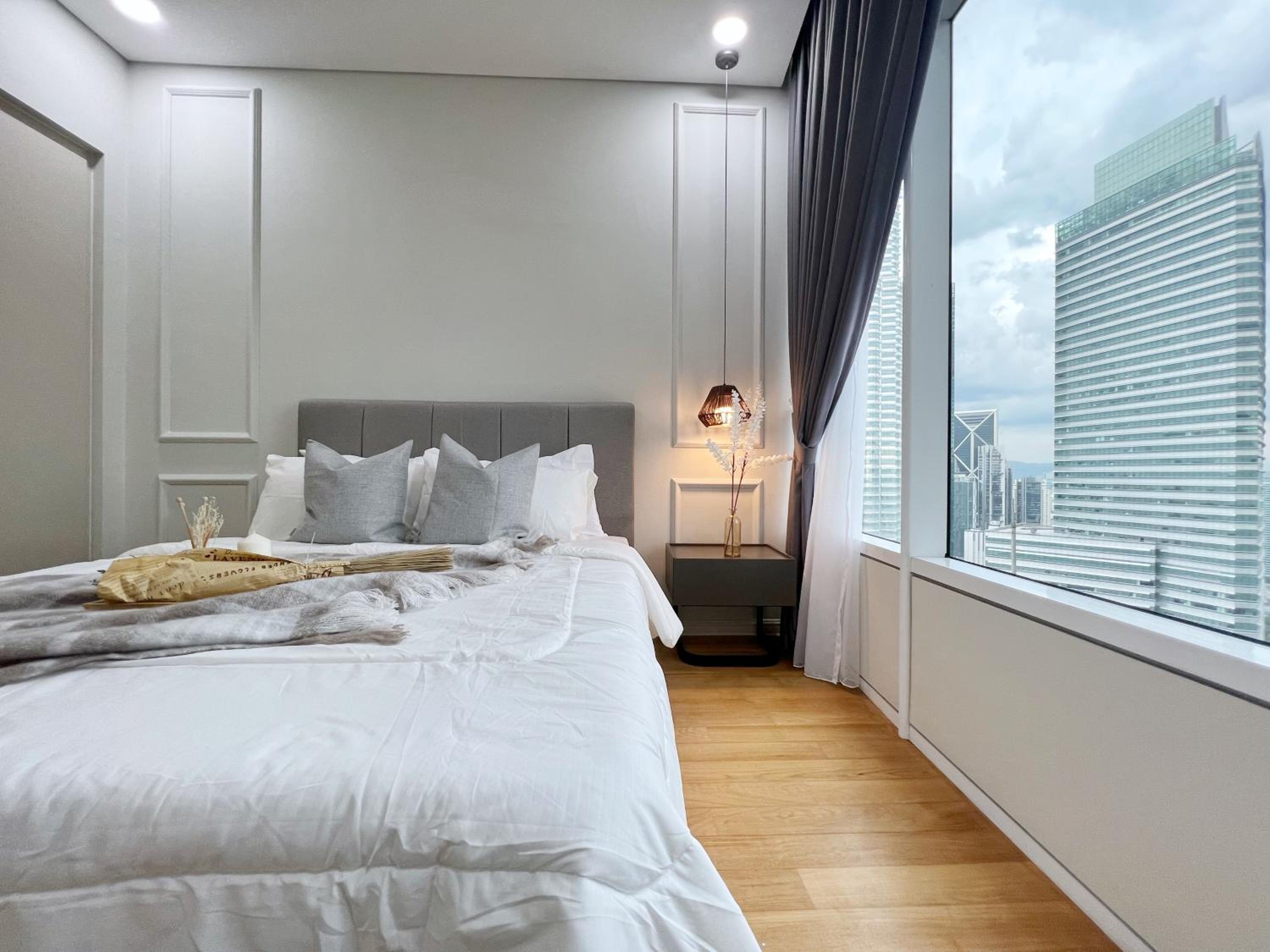 Sky Suites Central 2BR Suite KLCC View