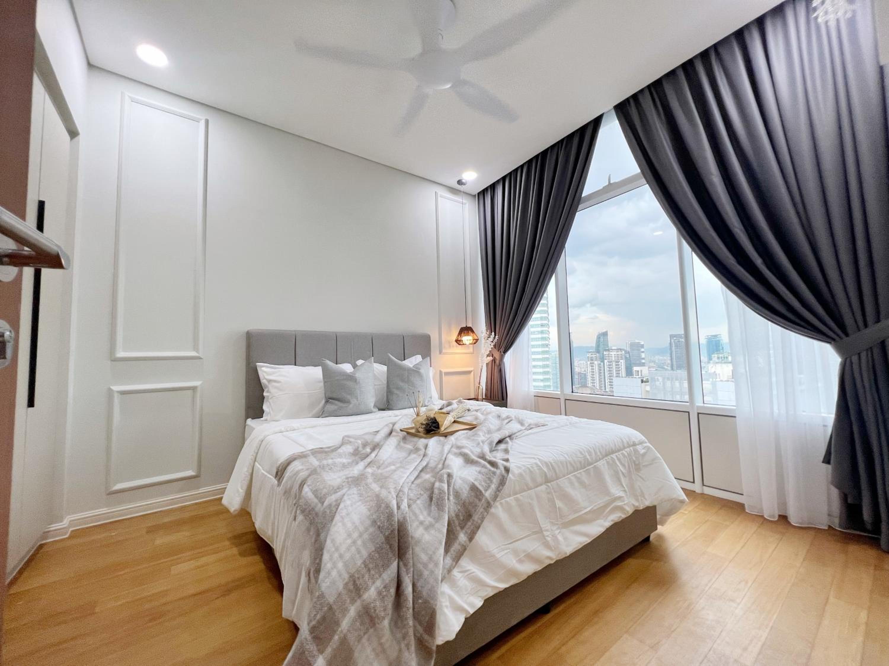 Sky Suites Central 2BR Suite KLCC View