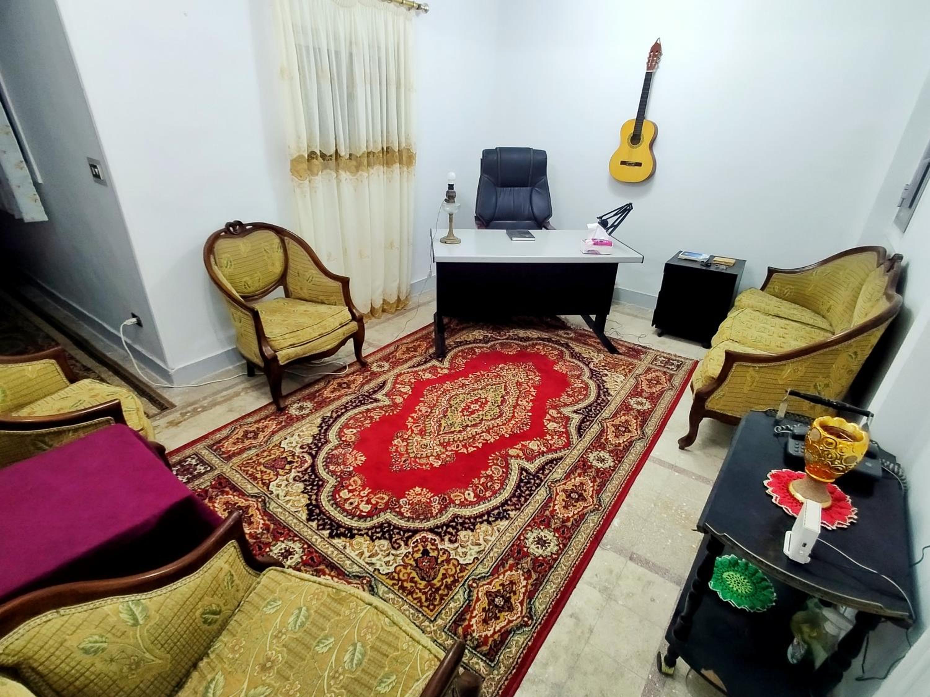 Loran Room for men only view 3