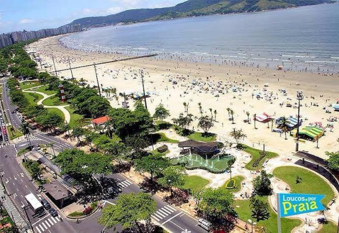 Apartamento com varanda em Santos