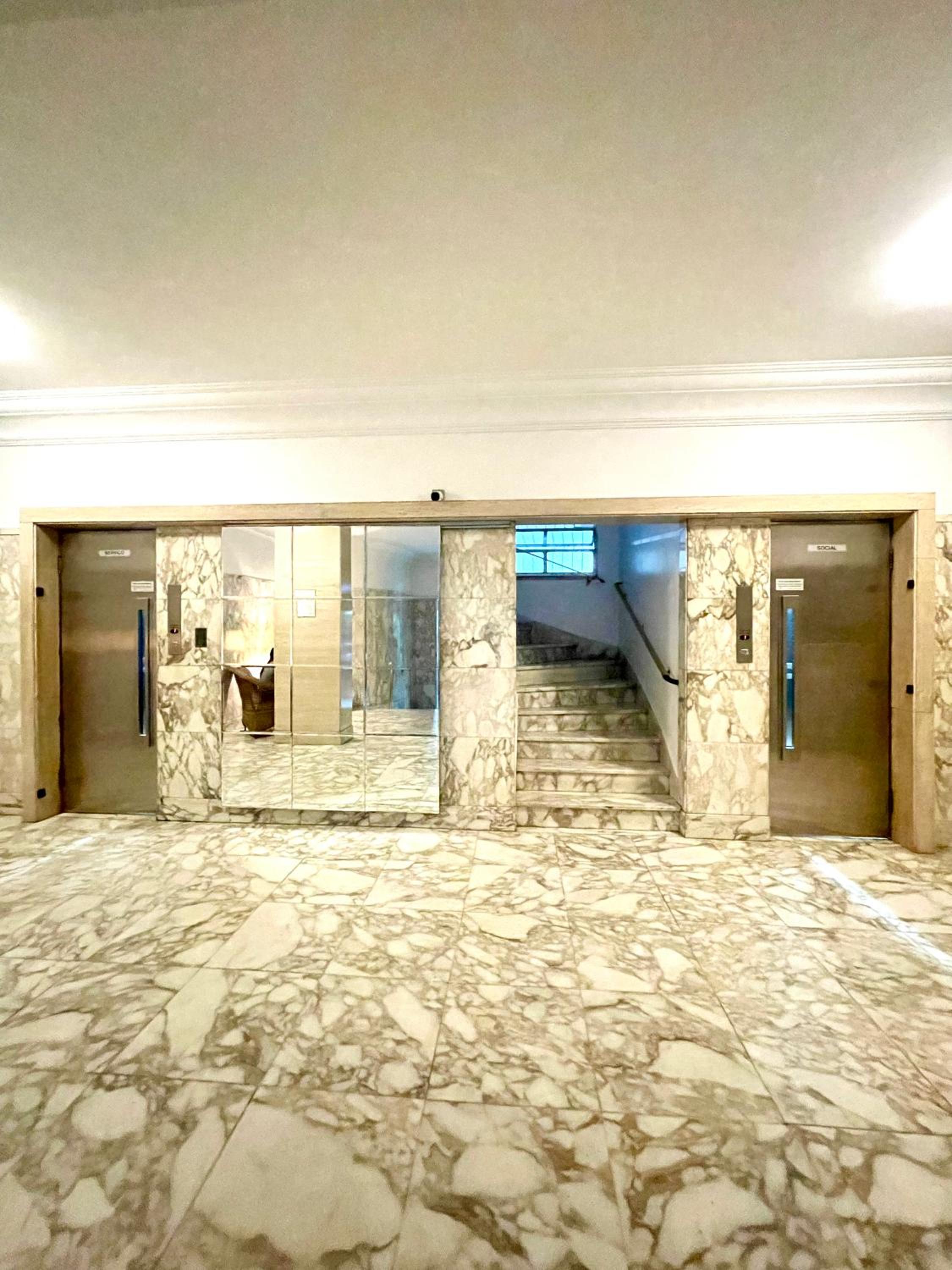 Apartamento com varanda em Santos