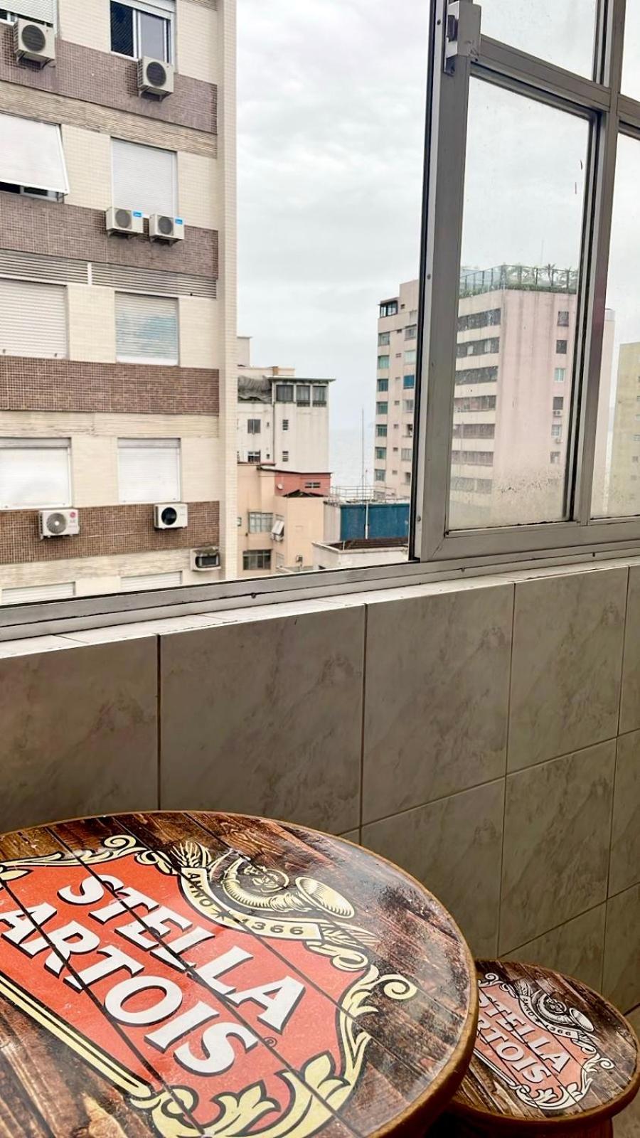 Apartamento com varanda em Santos