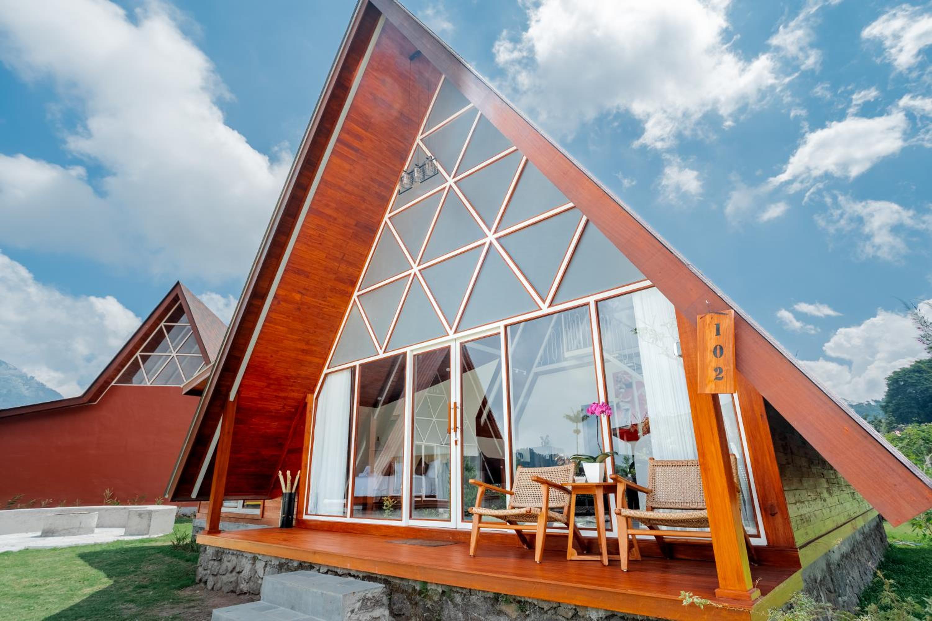 Svargan Lakeside Glamping view 2